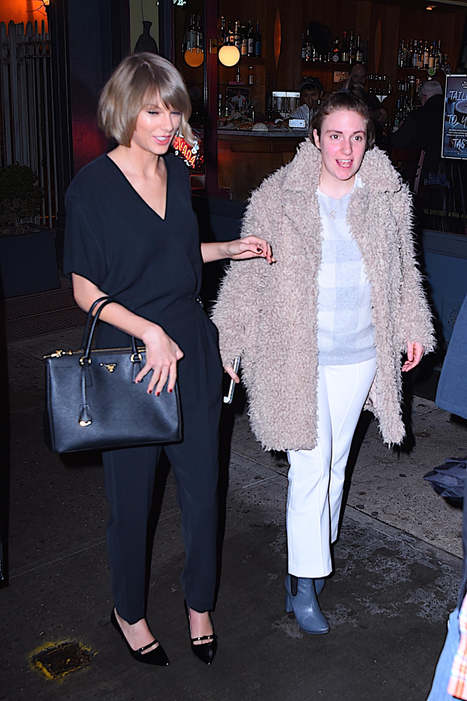 Taylor Swift and Lena Dunham in 2016.