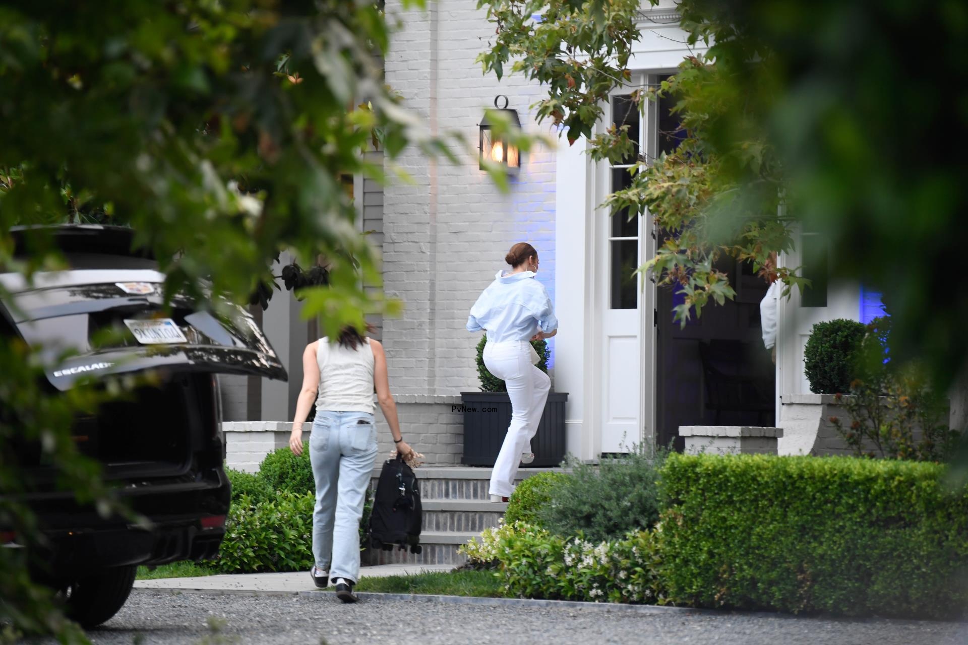 Jennifer Lopez at Ben Affleck's rental home.
