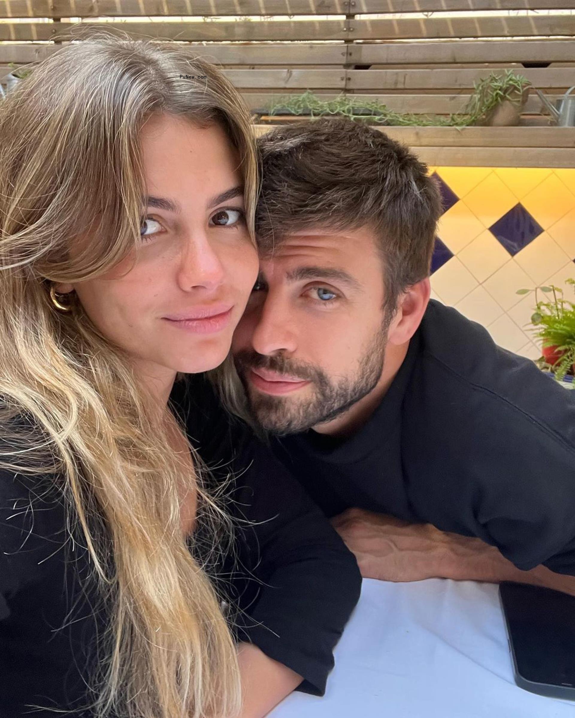 Gerard Piqué and Clara Chia Marti in a selfie. 