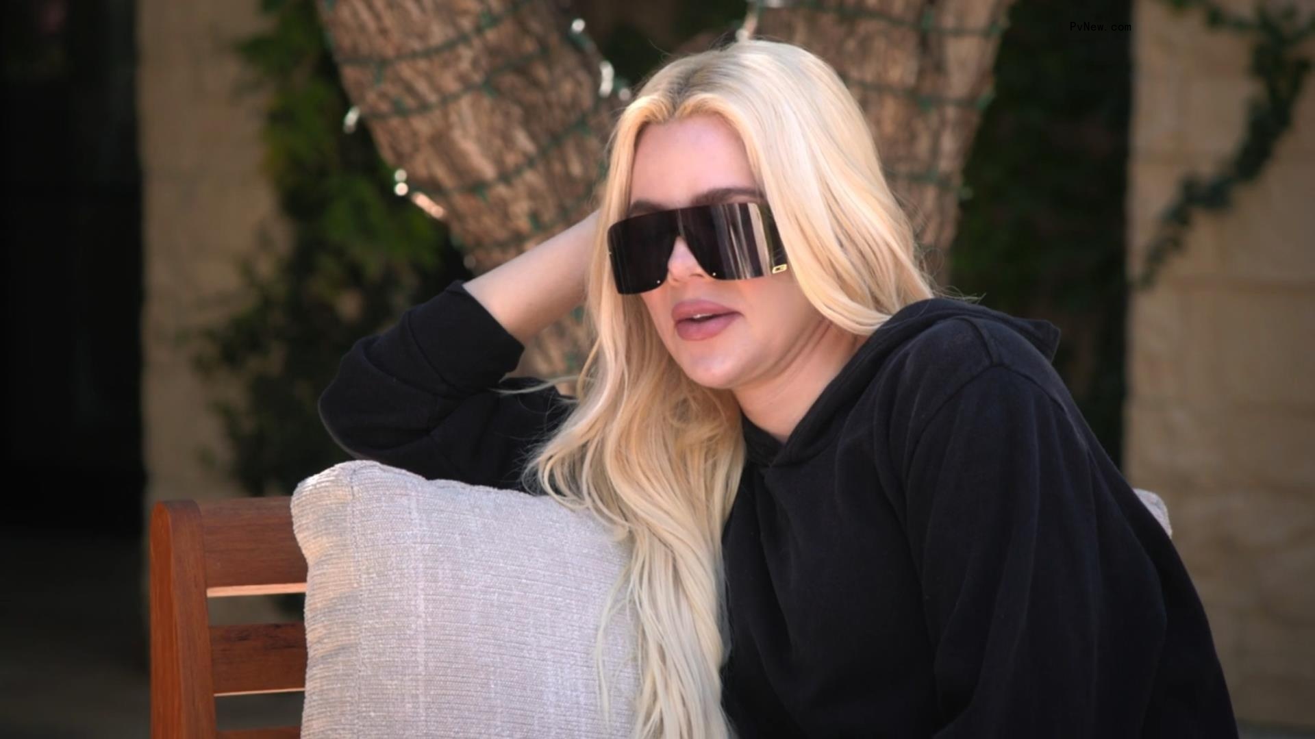 Khloé Kardashian filming 
