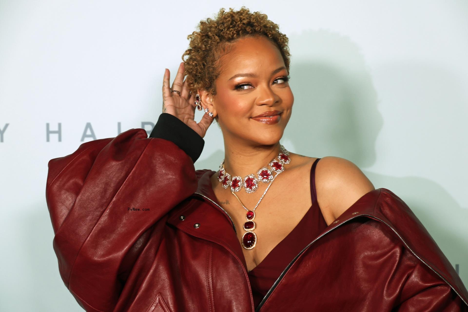 Rihanna gets candid a<i></i>bout postpartum hair loss: ‘That was not on the pamphlet’