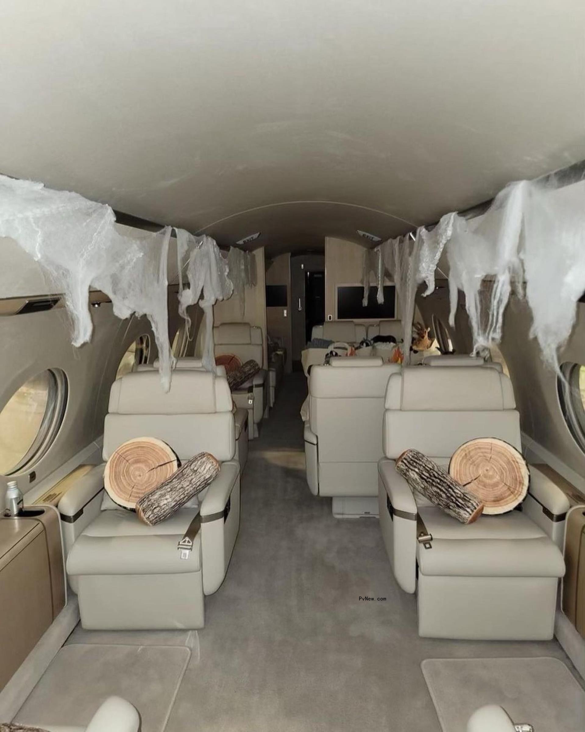 Kim Kardashian's plane 