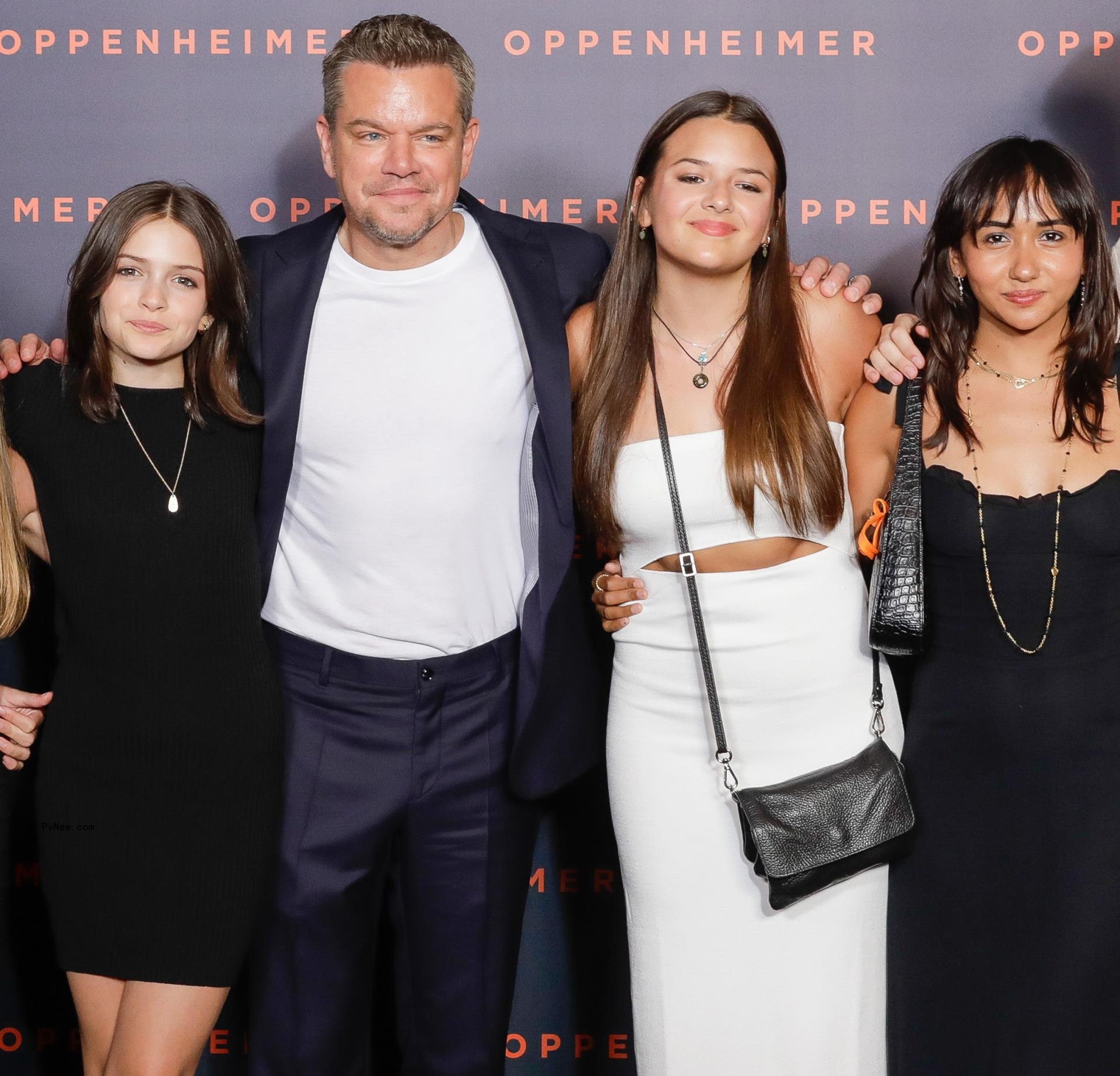 Matt Damon and daughters