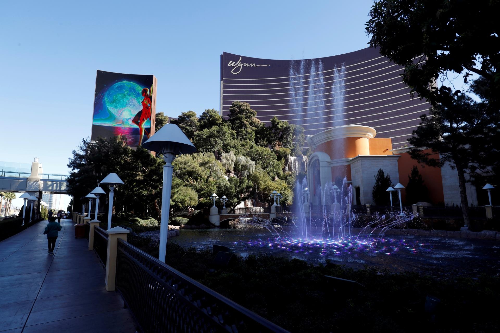 Exterior shot of Wynn Las Vegas.