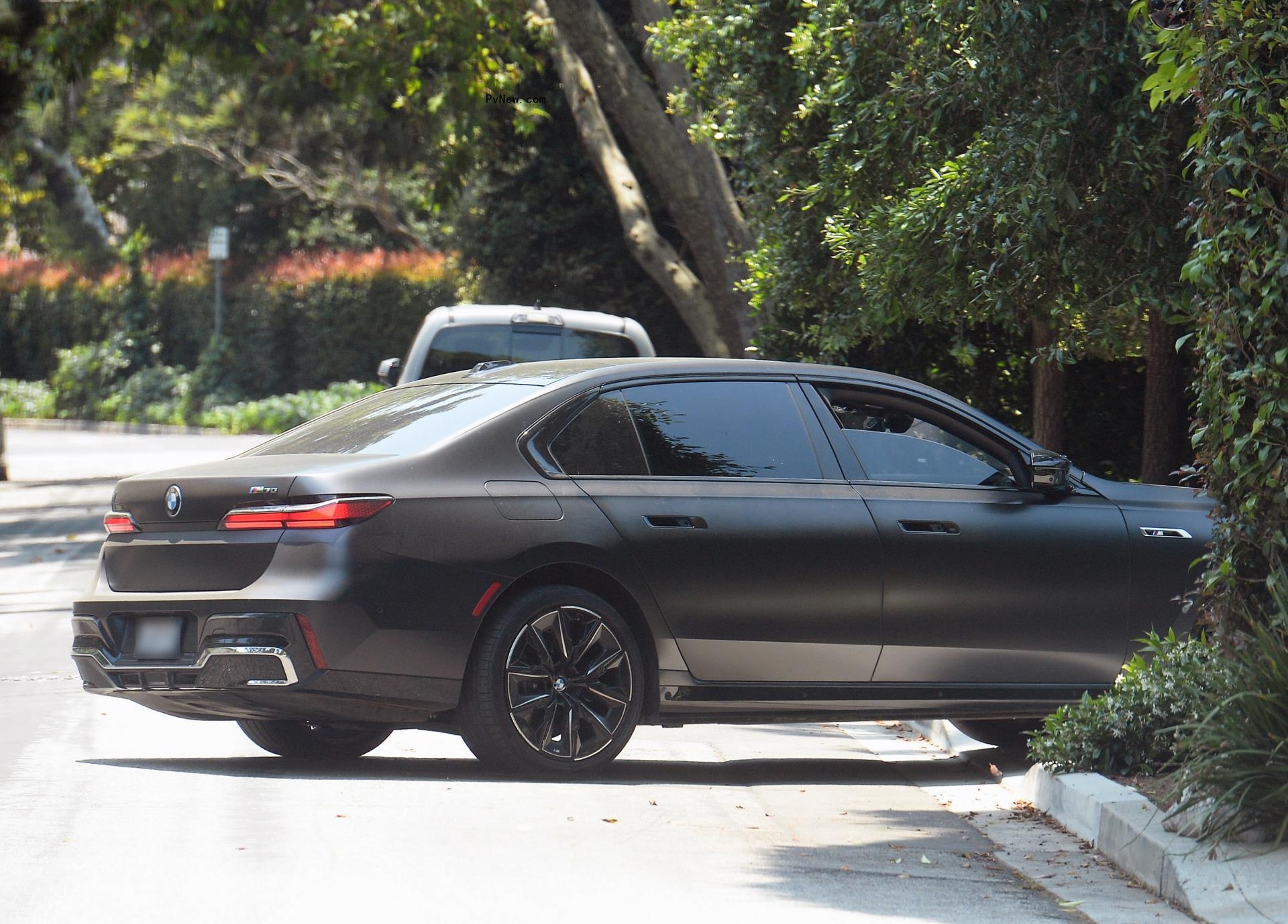 Ben Affleck driving Jennifer Garner home