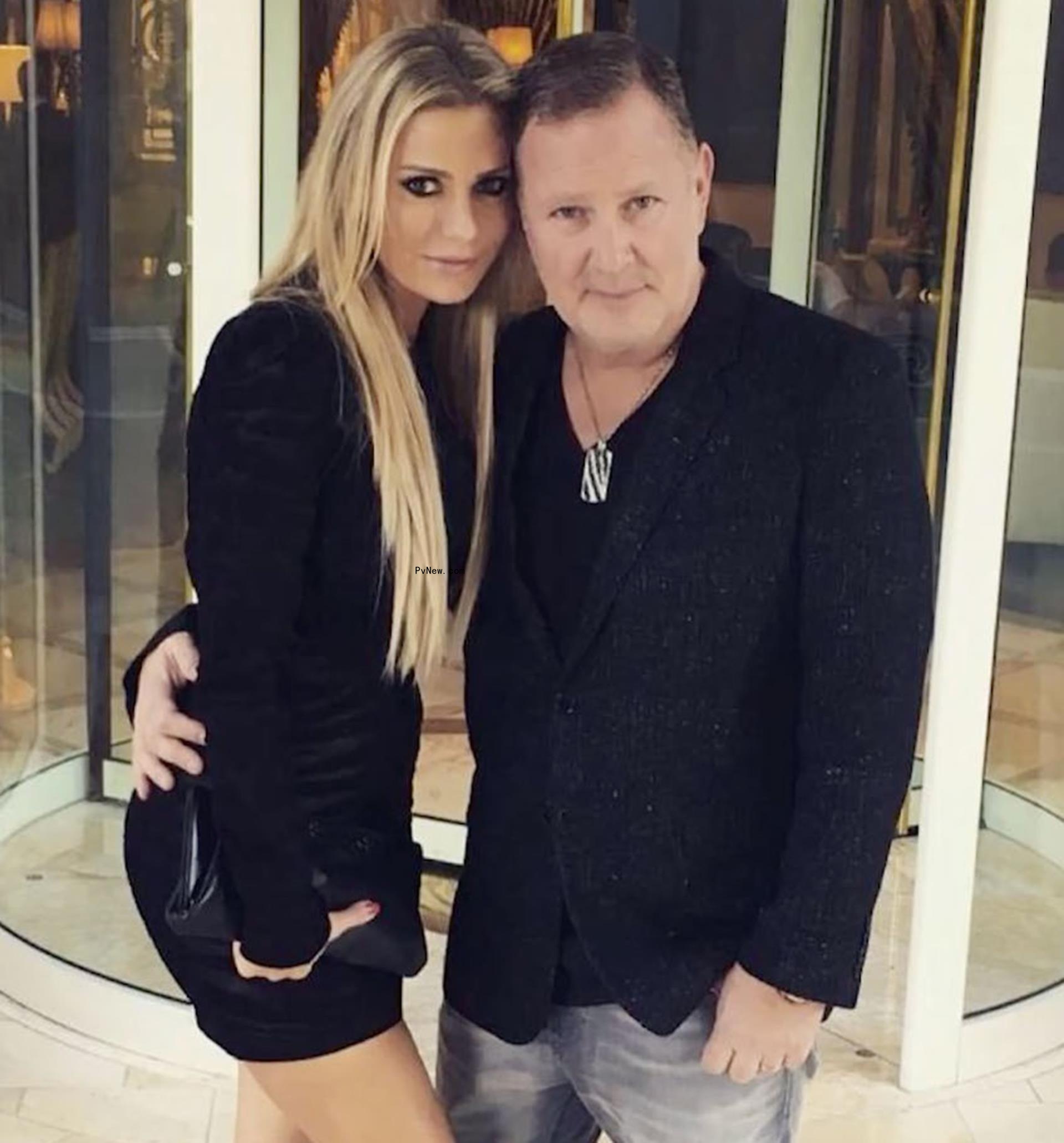 Dorit Kemsley and PK Kemsley posing together