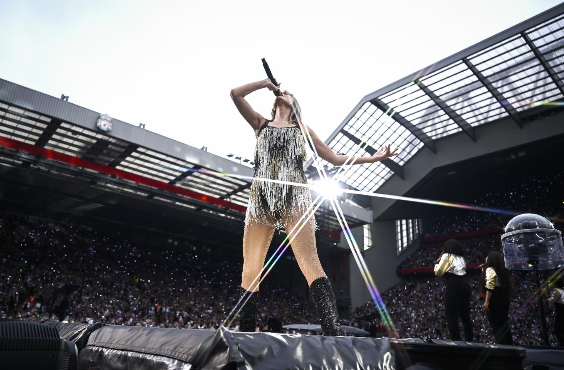 Taylor Swift Co<i></i>nfirms Eras Tour Won’t Get Any More Extensions: ‘This Tour Is Going to End in December — That’s It’