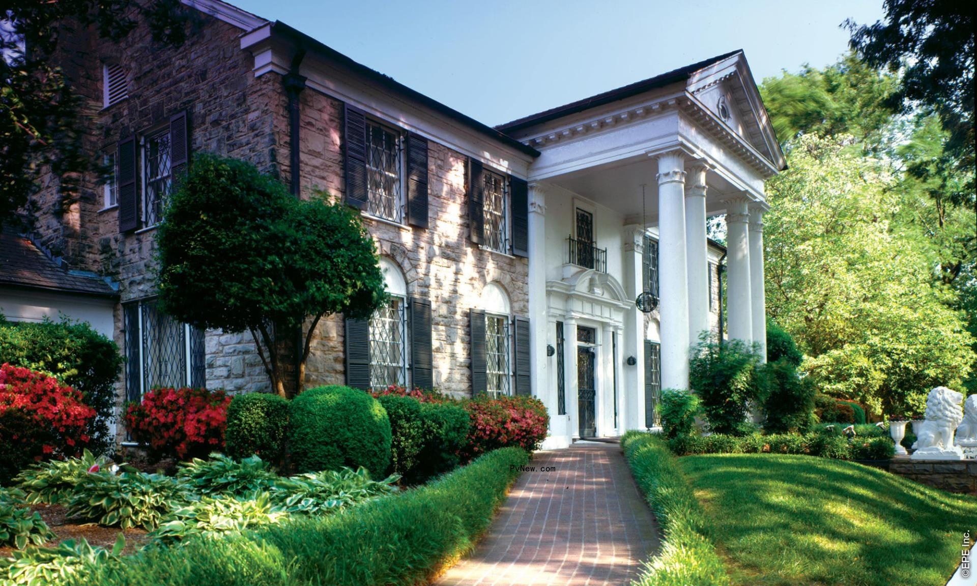 The outside of Graceland mansion.