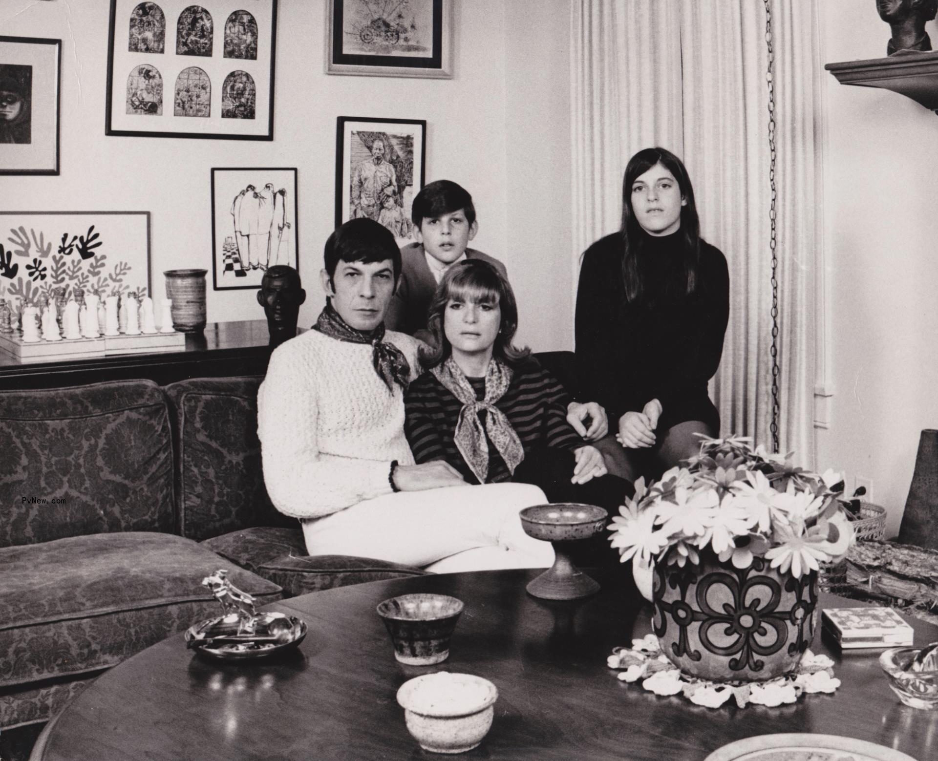 Leo<i></i>nard Nimoy and his family.