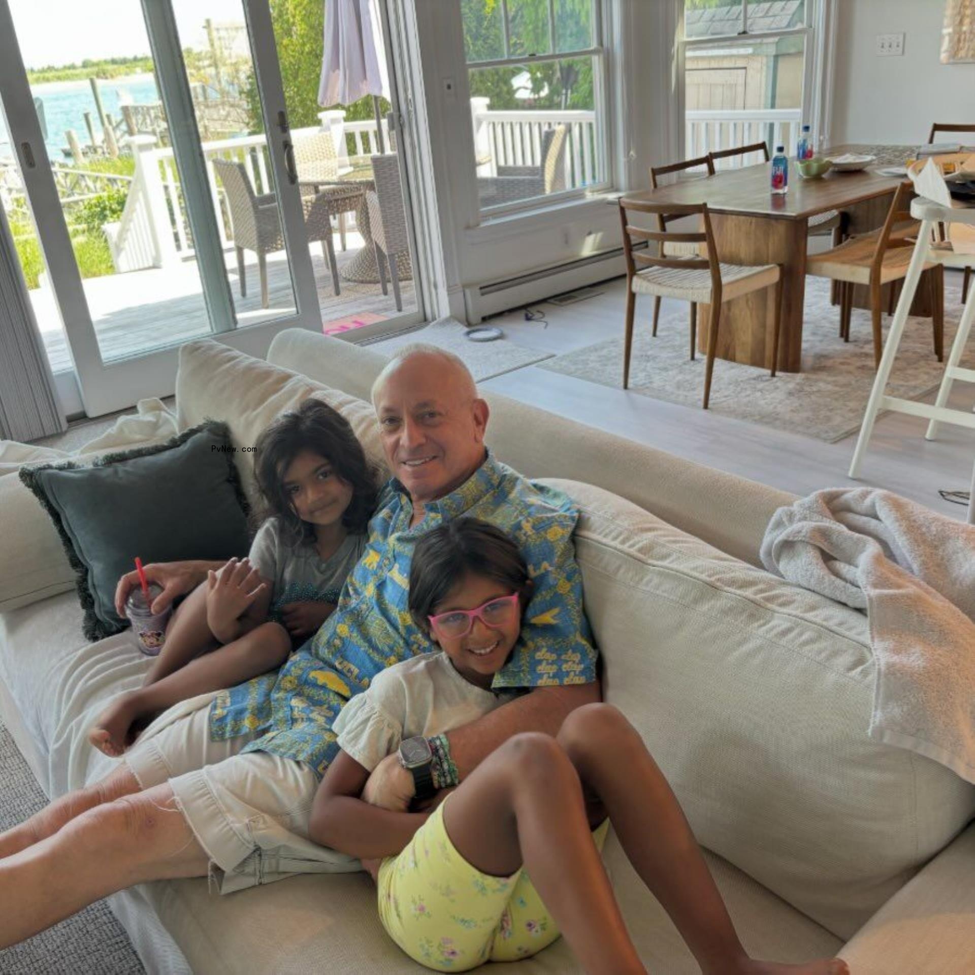 Joel Schiffman sitting with Haley and Hope Kotb