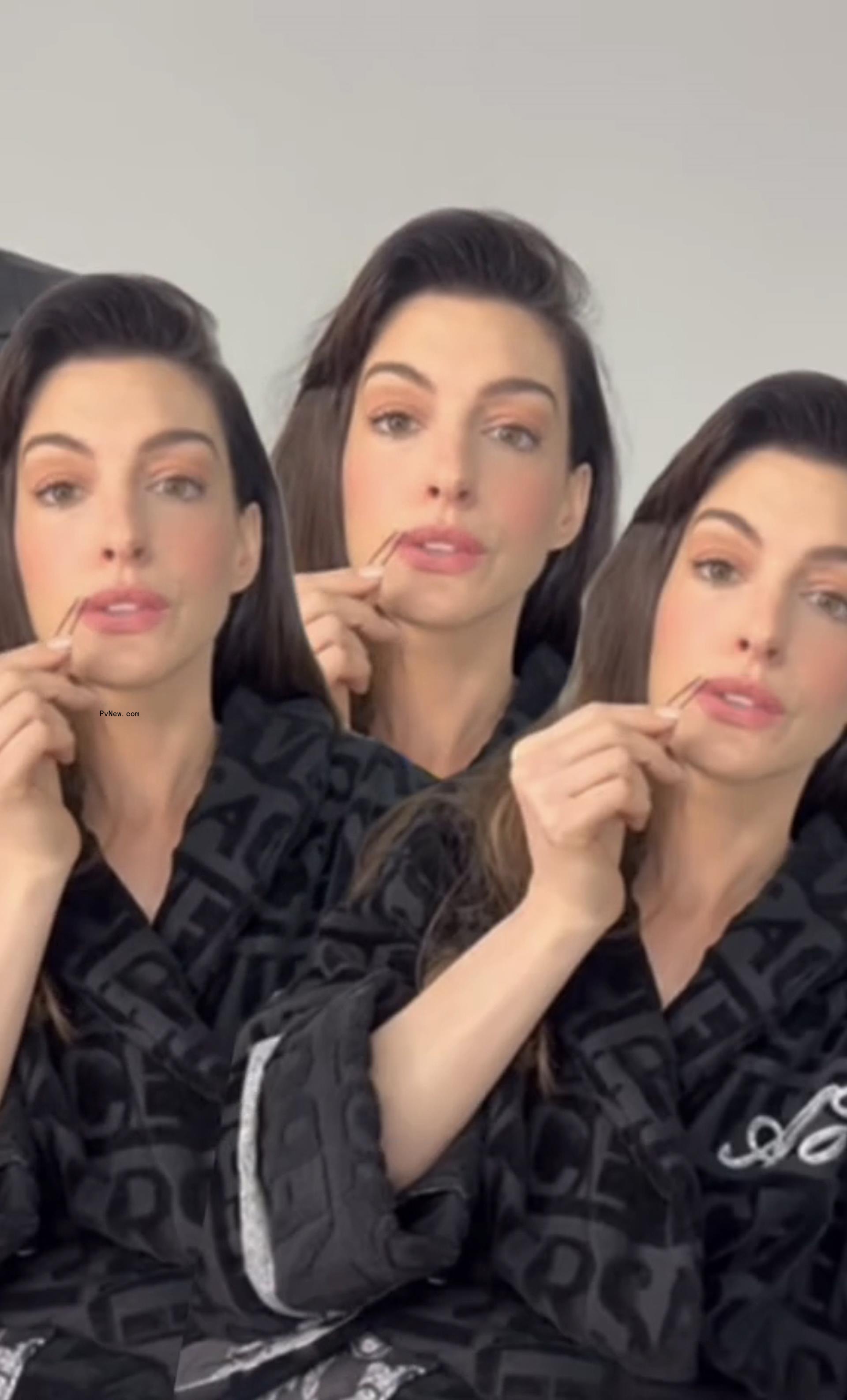 Anne Hathaway 