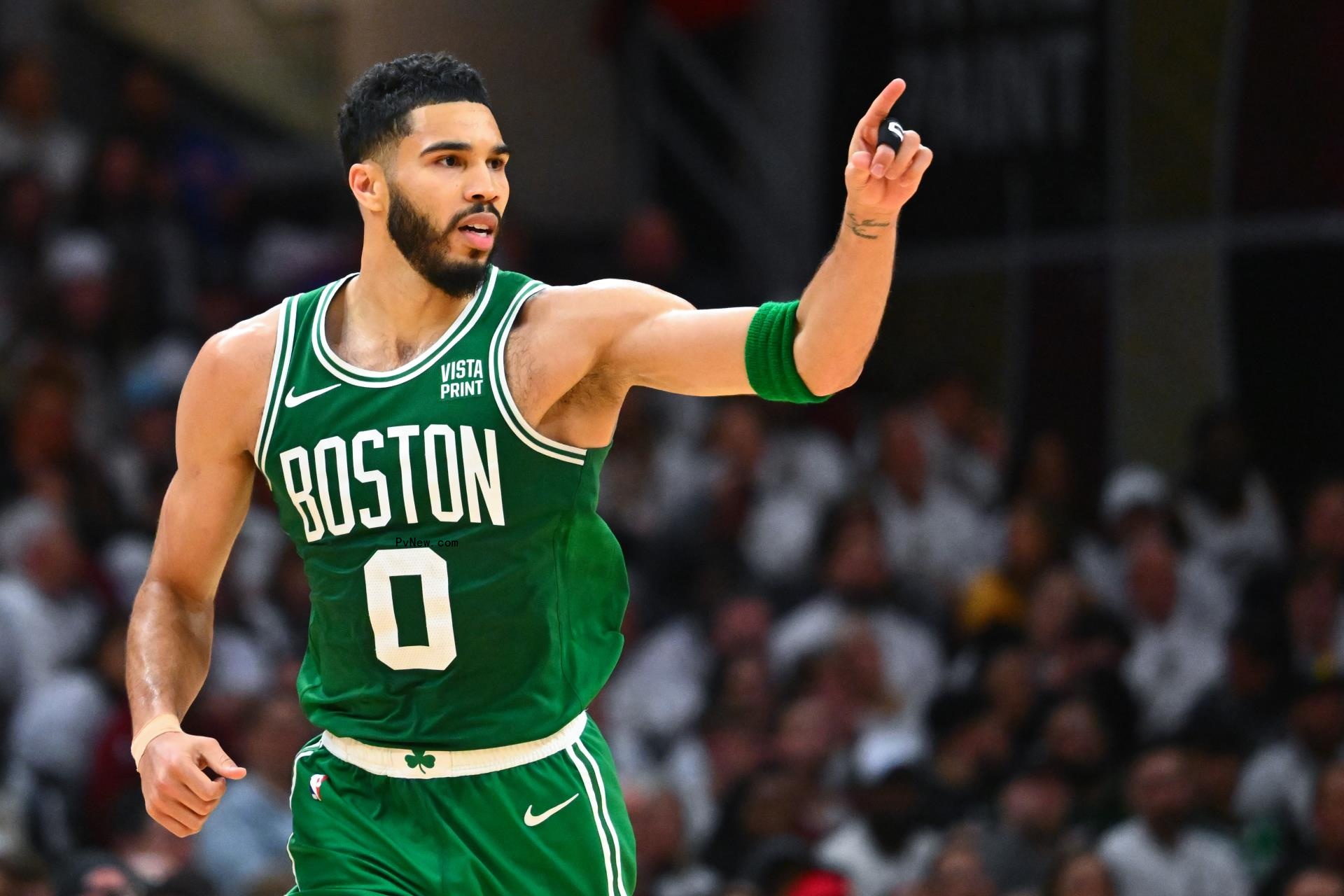 Jayson Tatum playing basketball.