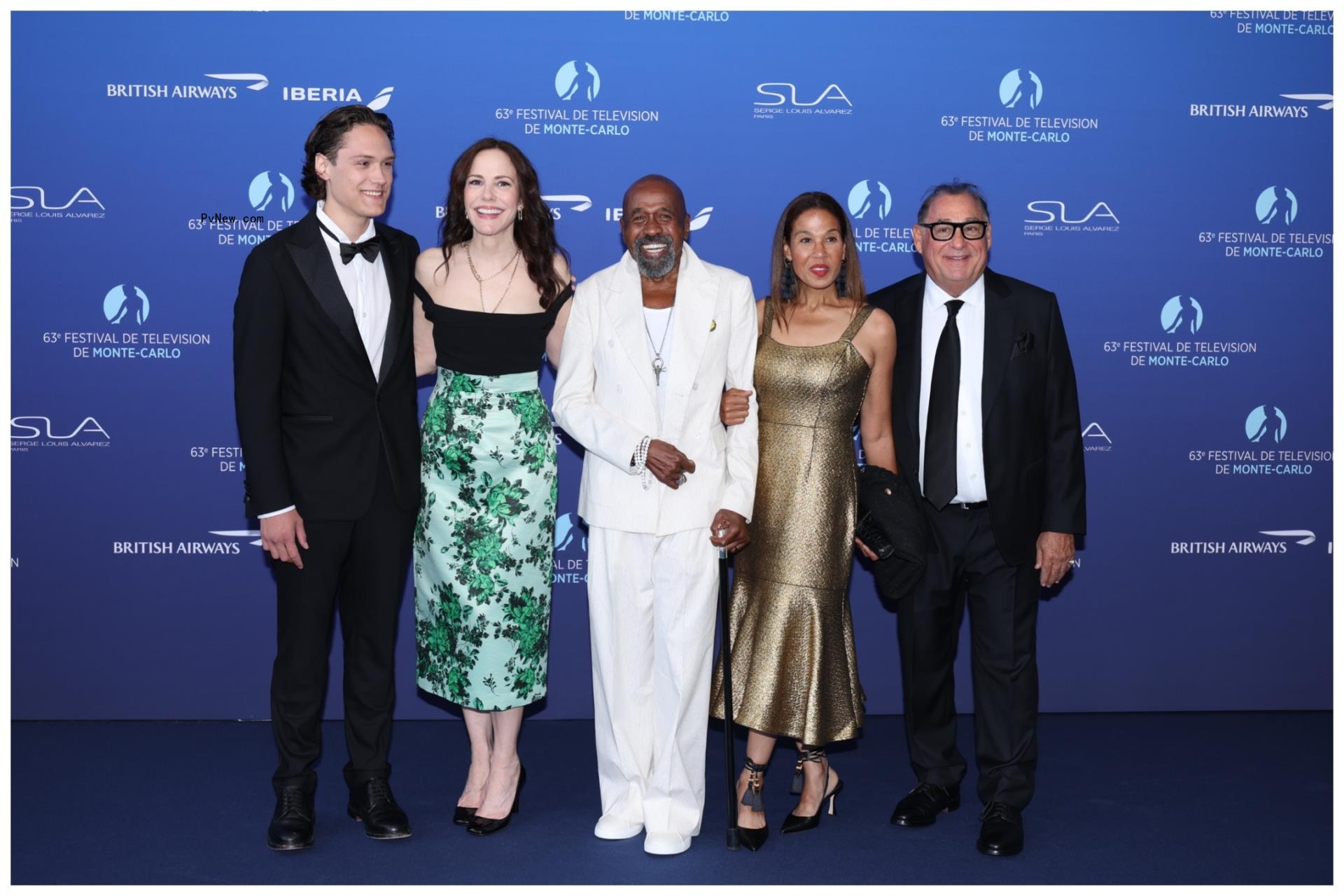 ‘The Gray House’ Actors Mary-Louise Parker, Ben Vereen Sound the Trump Alarm: ‘We Could Have a Co<i></i>nvicted Felon as Our President’