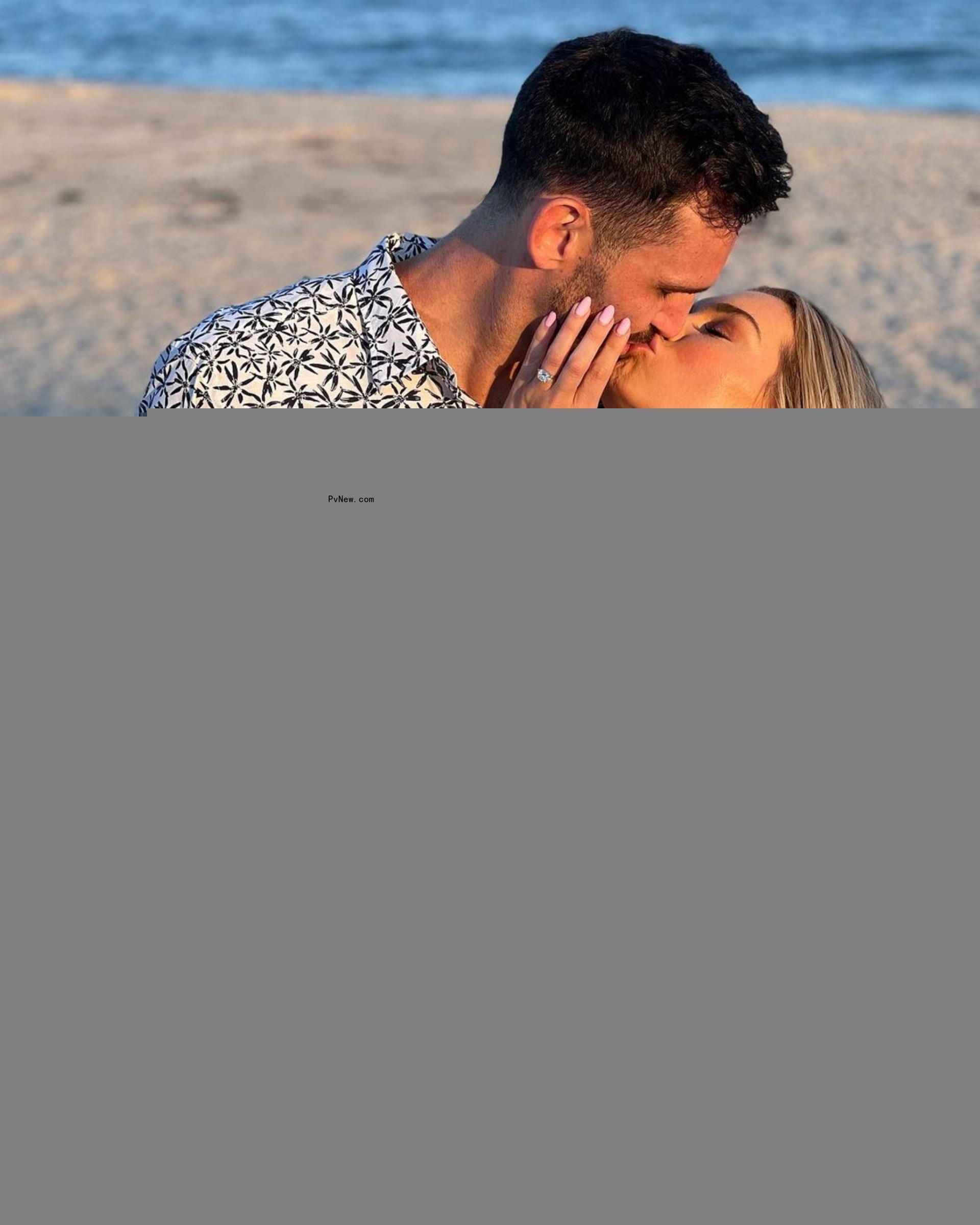 Carl Radke and Lindsay Hubbard kissing