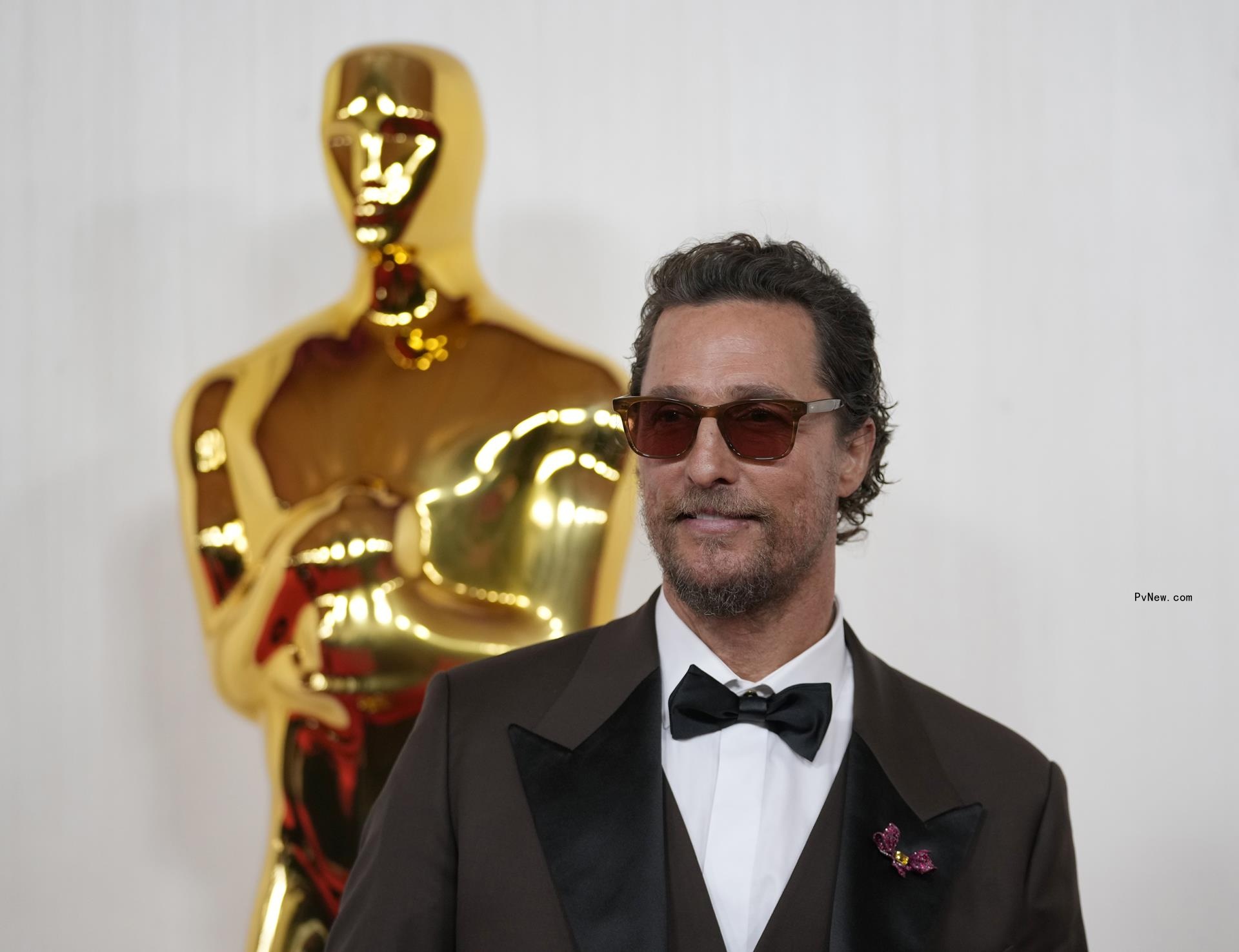 Matthew McCo<i></i>naughey Oscars red carpet