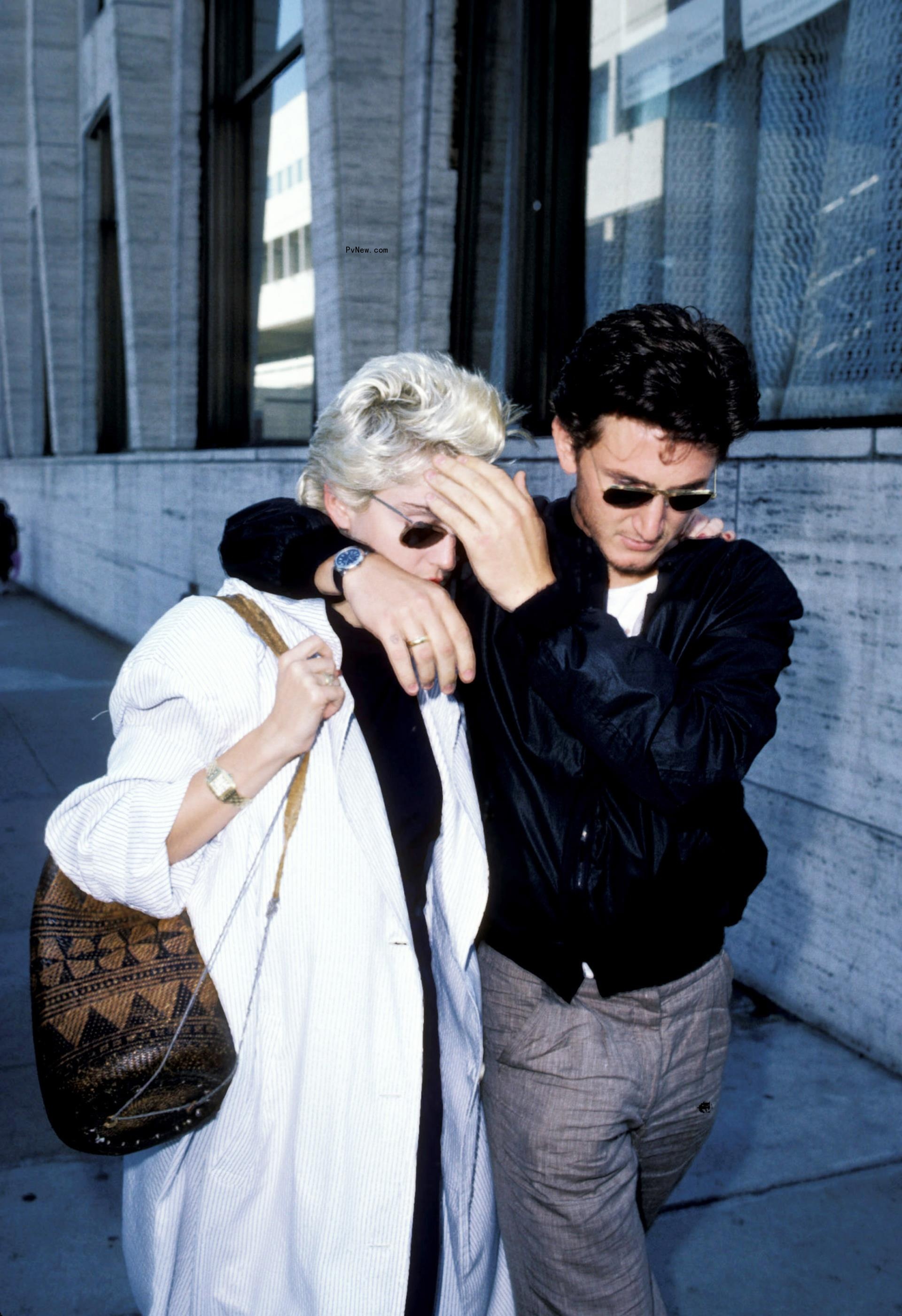 Mado<i></i>nna and Sean Penn