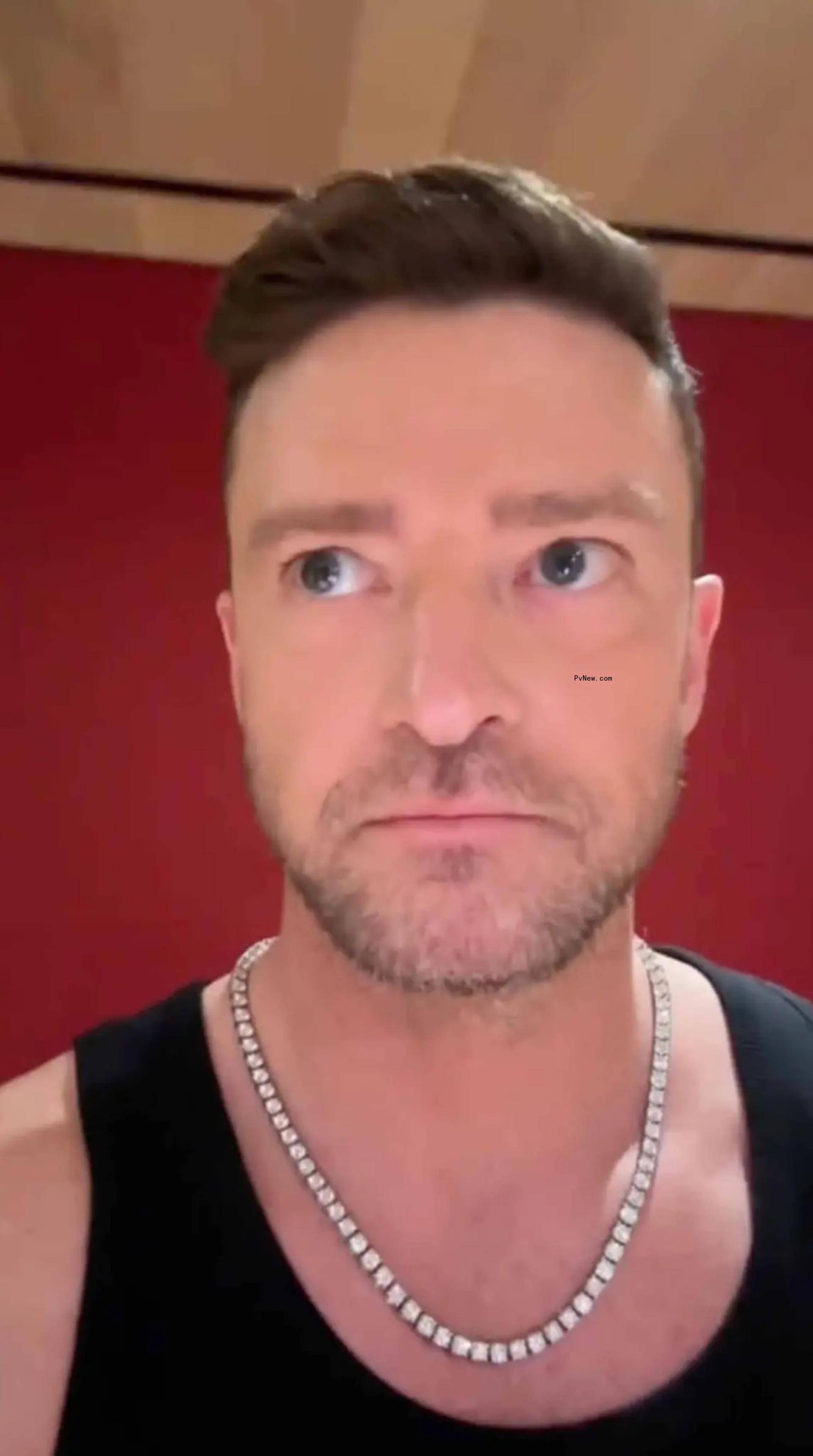 Justin Timberlake straight face