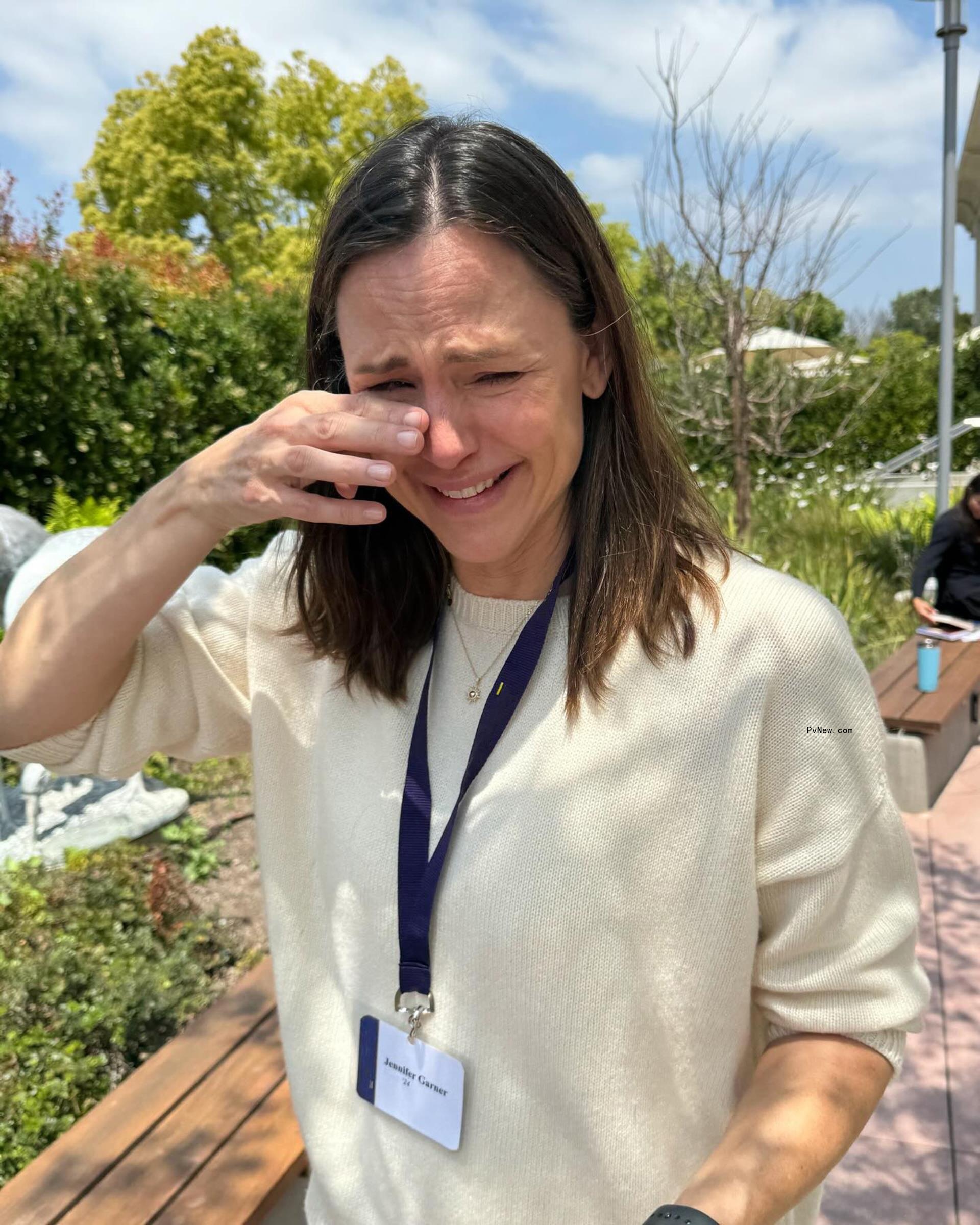 Jennifer Garner crying