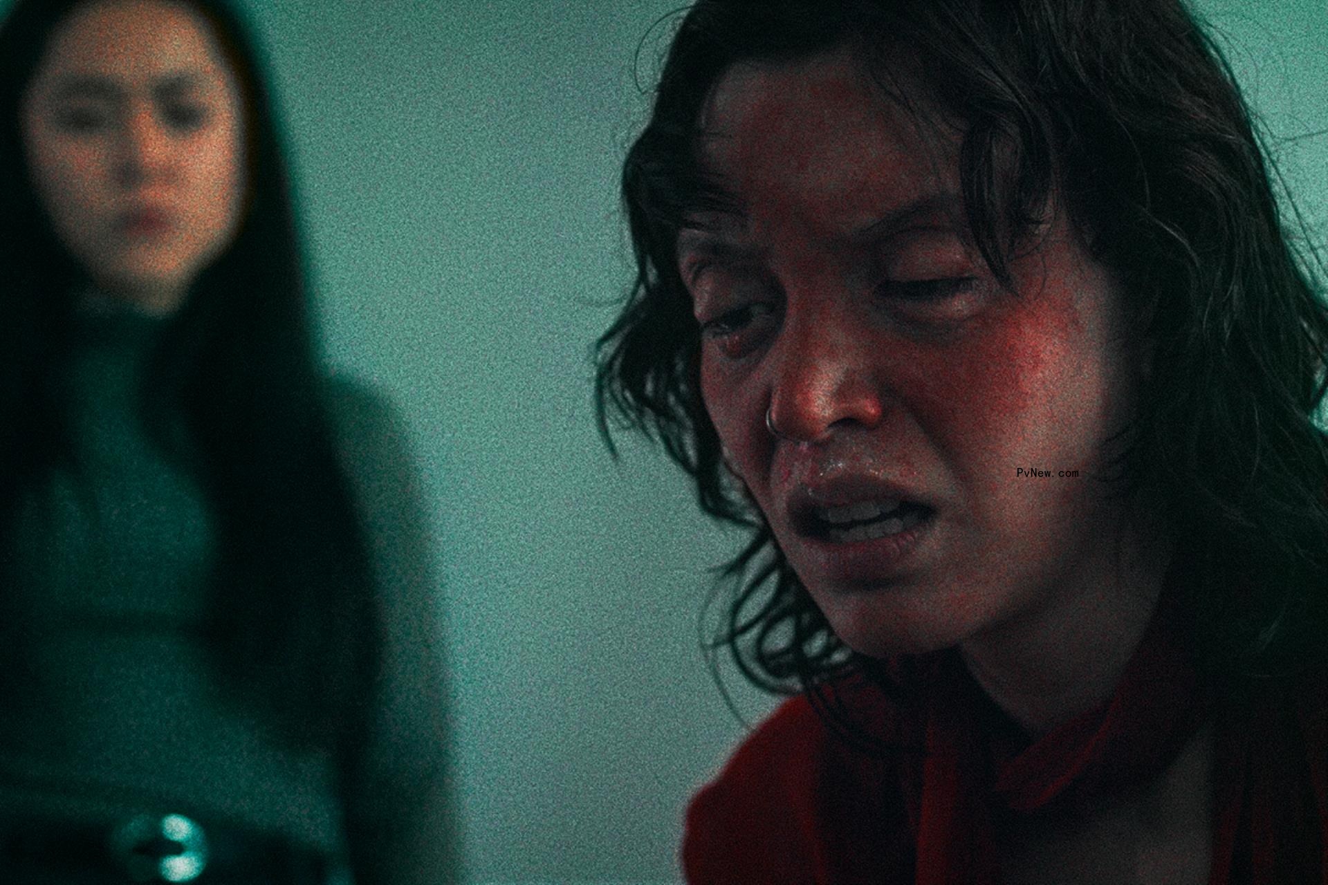 ‘La Exorcista’’s Adrián García Bogliano Unveils Teaser, First Image of New Thriller ‘Someone’s at the Door’