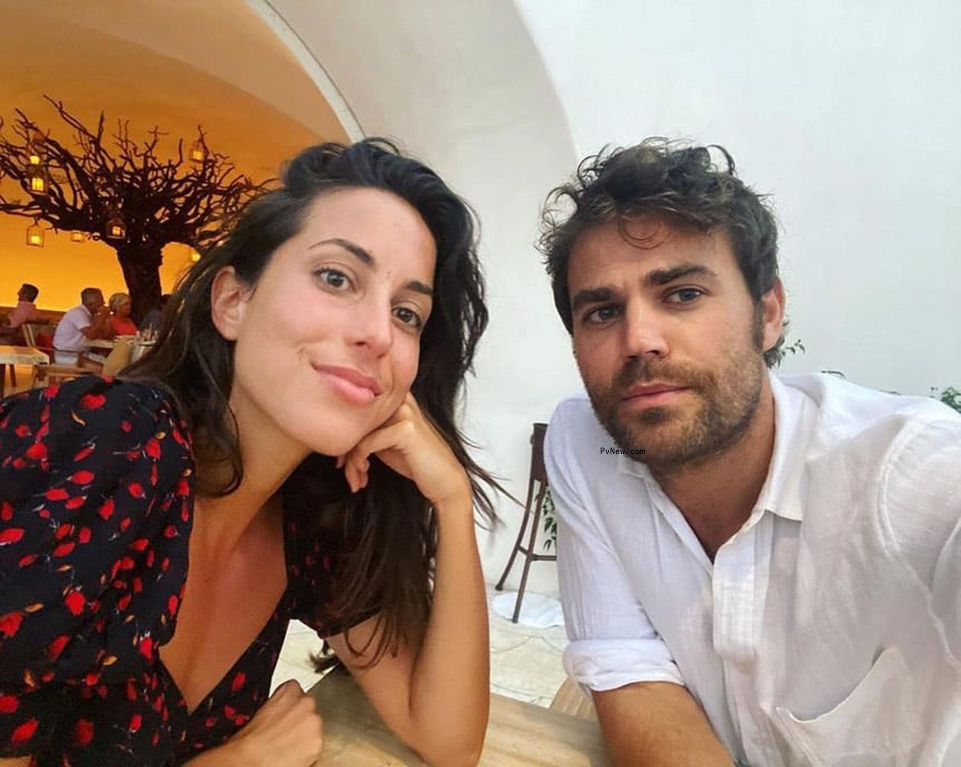 Ines de Ramon and Paul Wesley in a selfie.