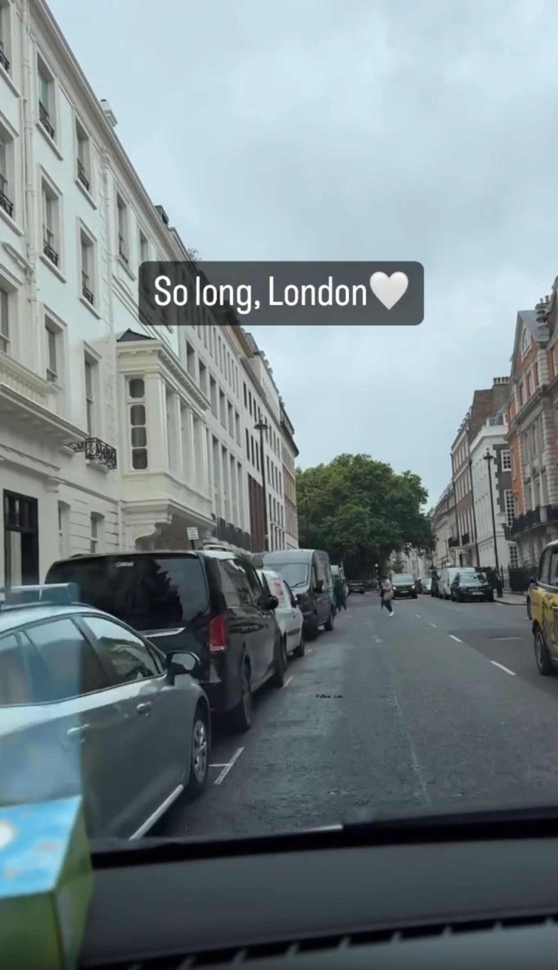 photo of a lo<i></i>ndon street with 