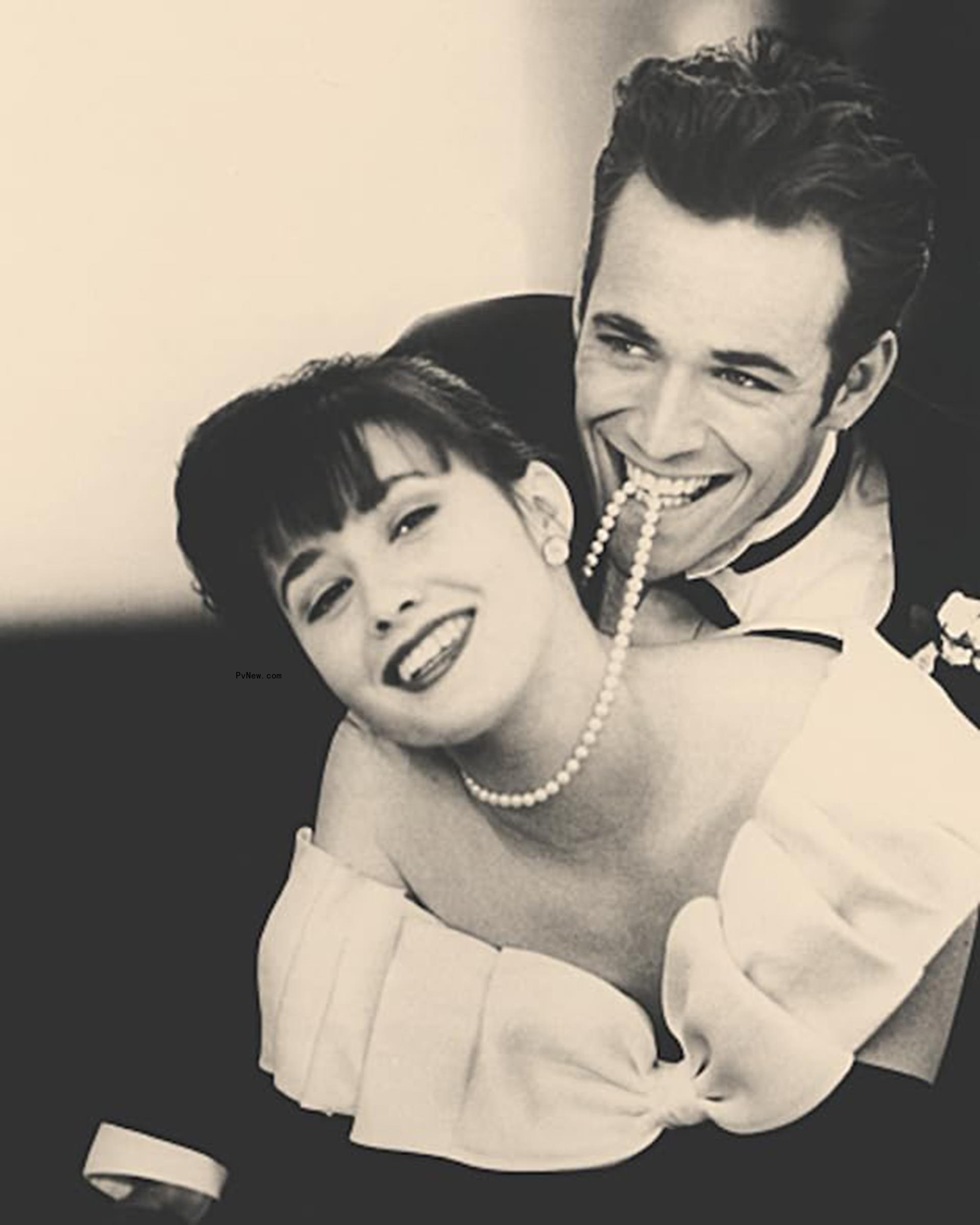 A throwback photo of Shannen Doherty and Luke Perry.