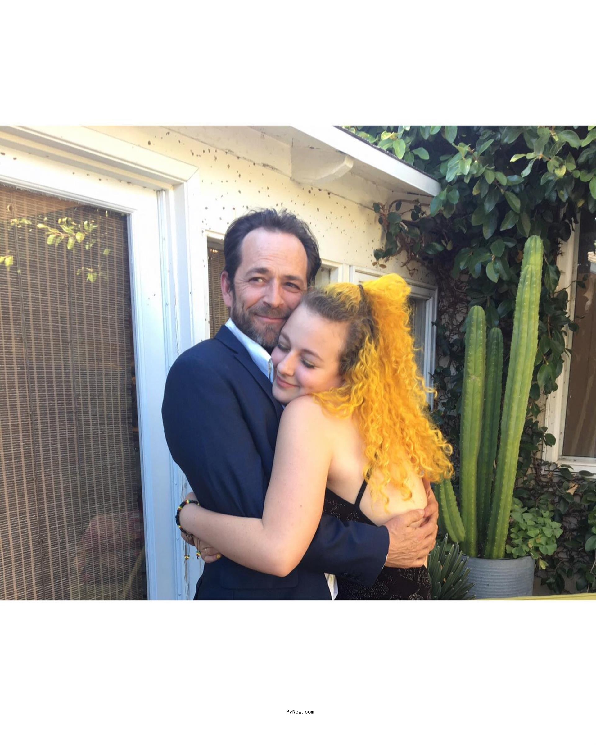 Sophie Perry and Luke Perry hugging