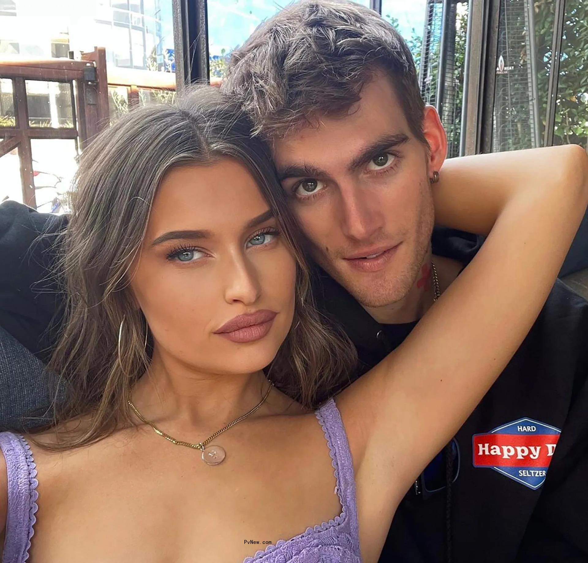Lexi Wood and Presley Gerber