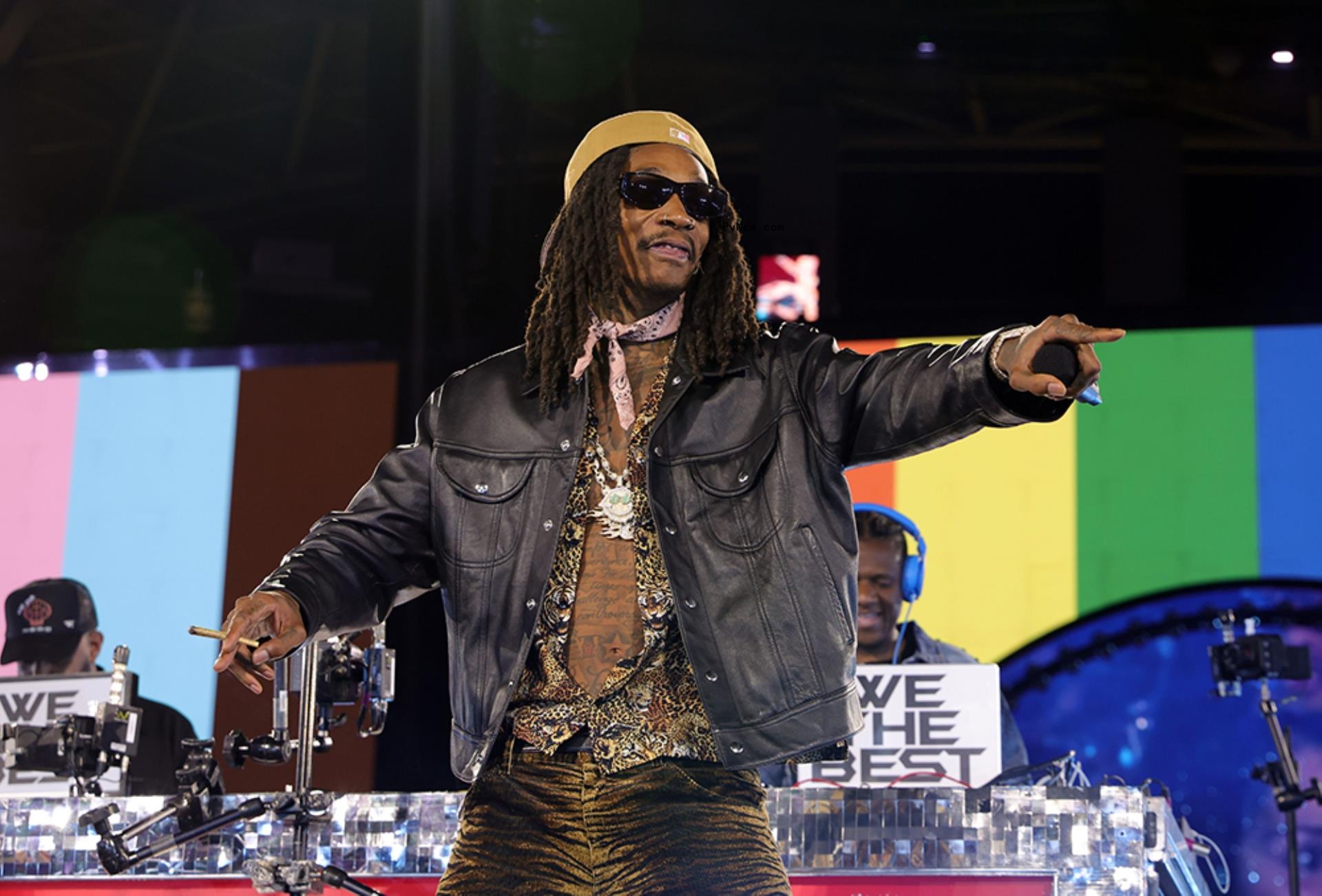 Wiz Khalifa performing.