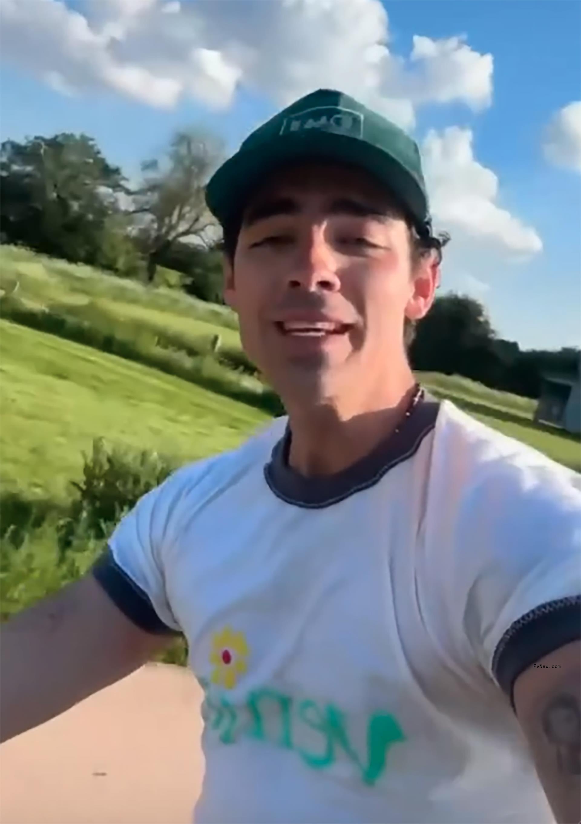 Joe Jo<i></i>nas Tiktok screenshot
