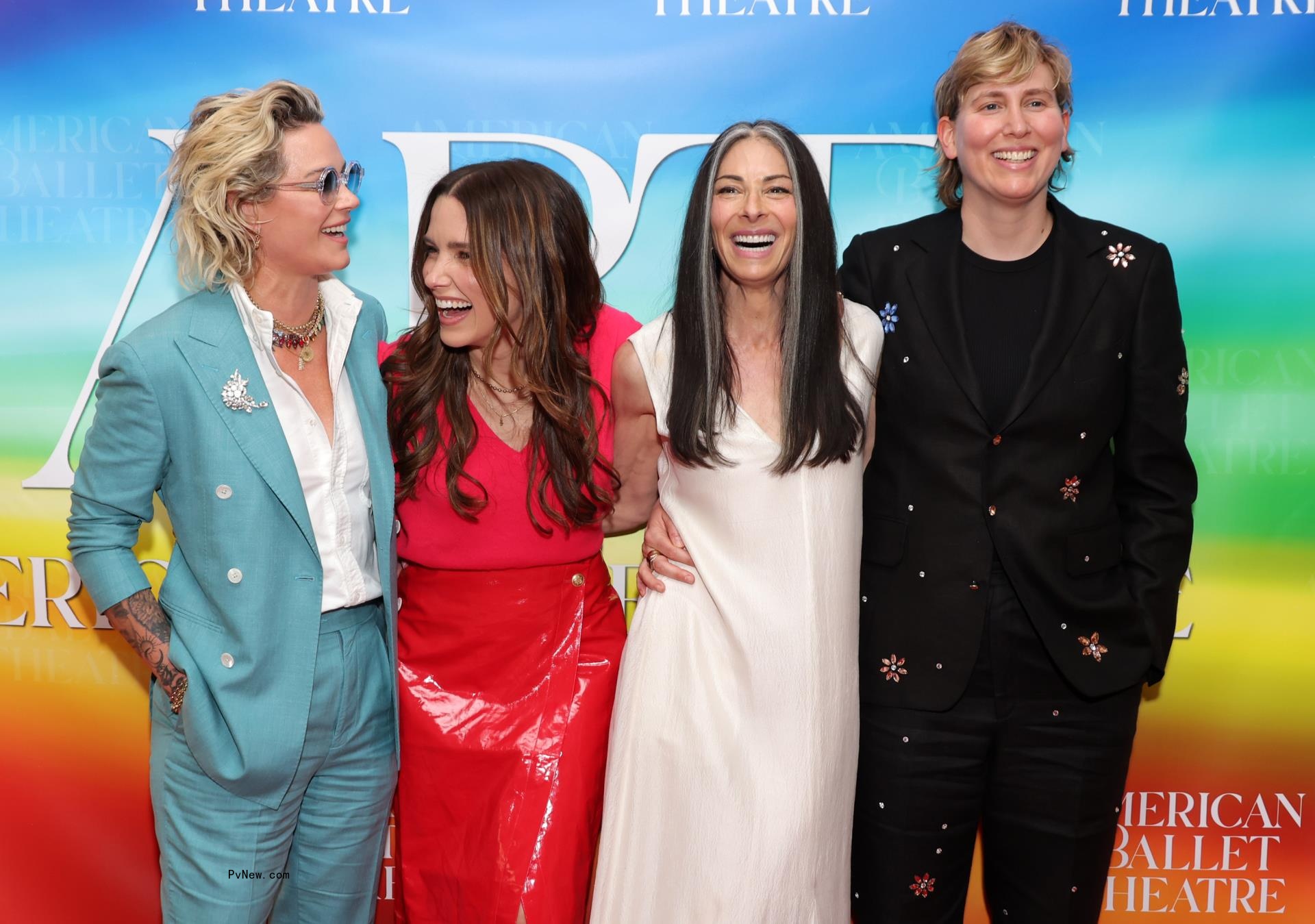 Ashlyn Harris, Sophia Bush, Stacy Lo<i></i>ndon and Cat Yezbak posing on a red carpet 