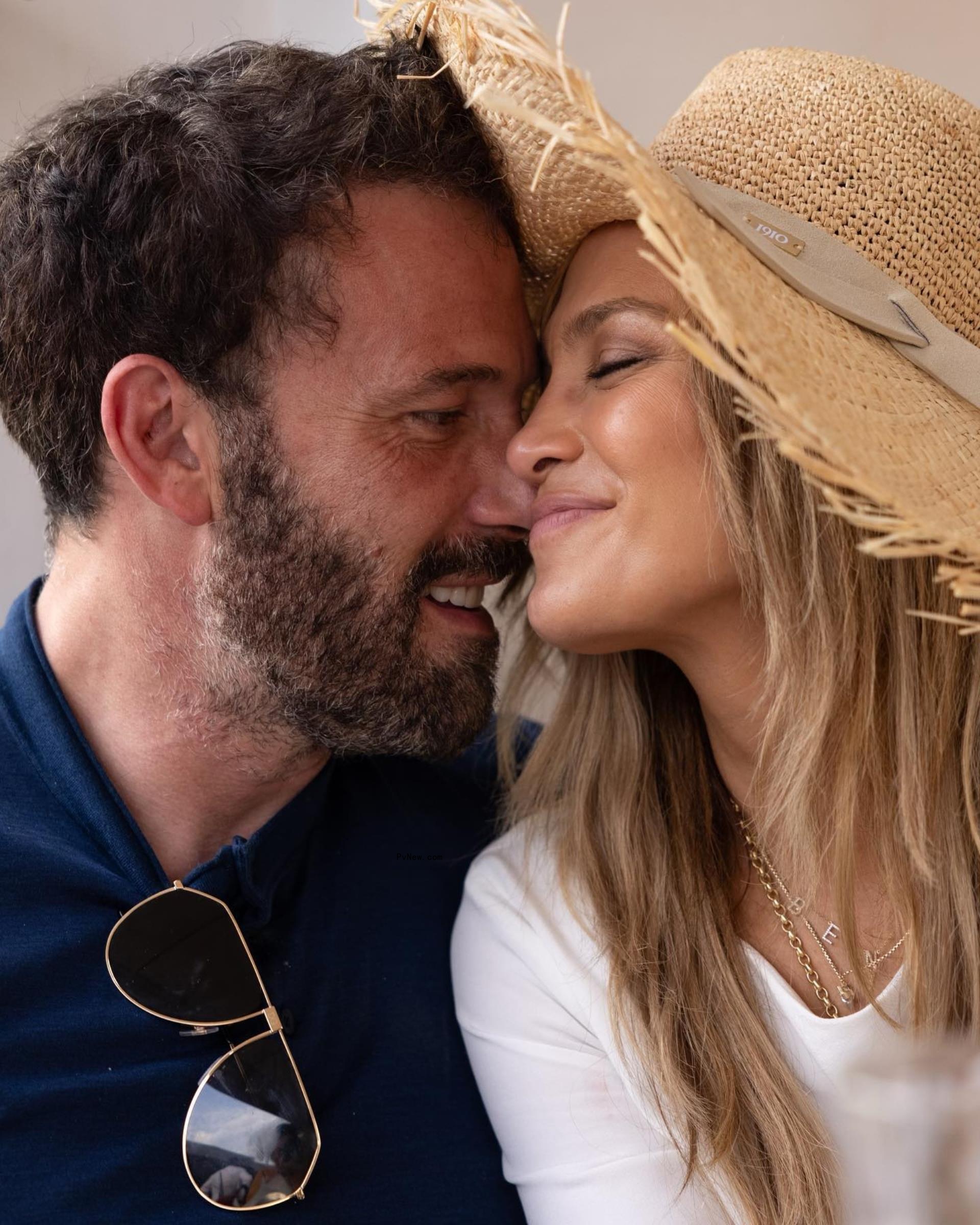 Ben Affleck and Jennifer Lopez selfie