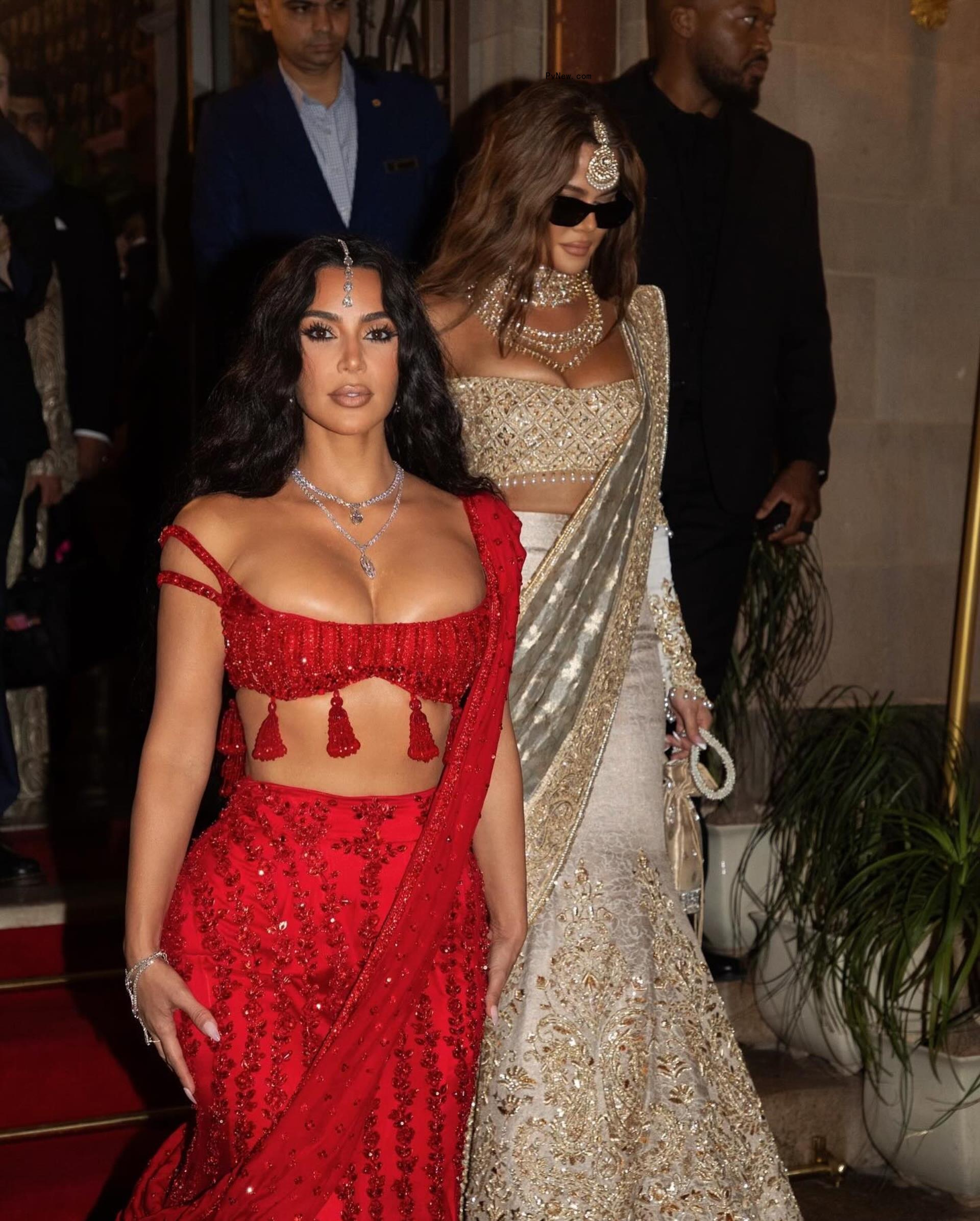 Kim Kardashian and Khloé Kardashian