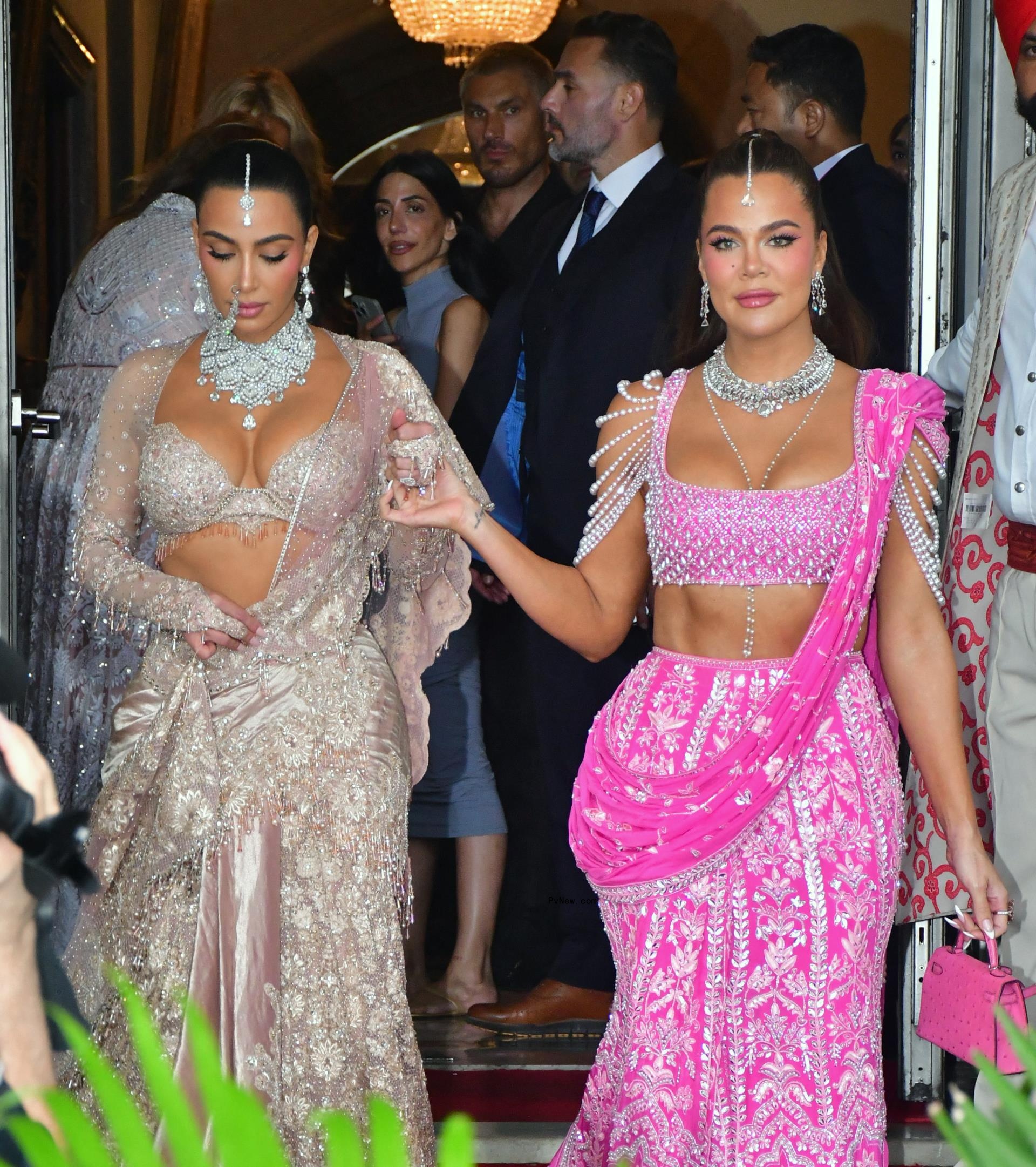 Kim Kardashian and Khloé Kardashian