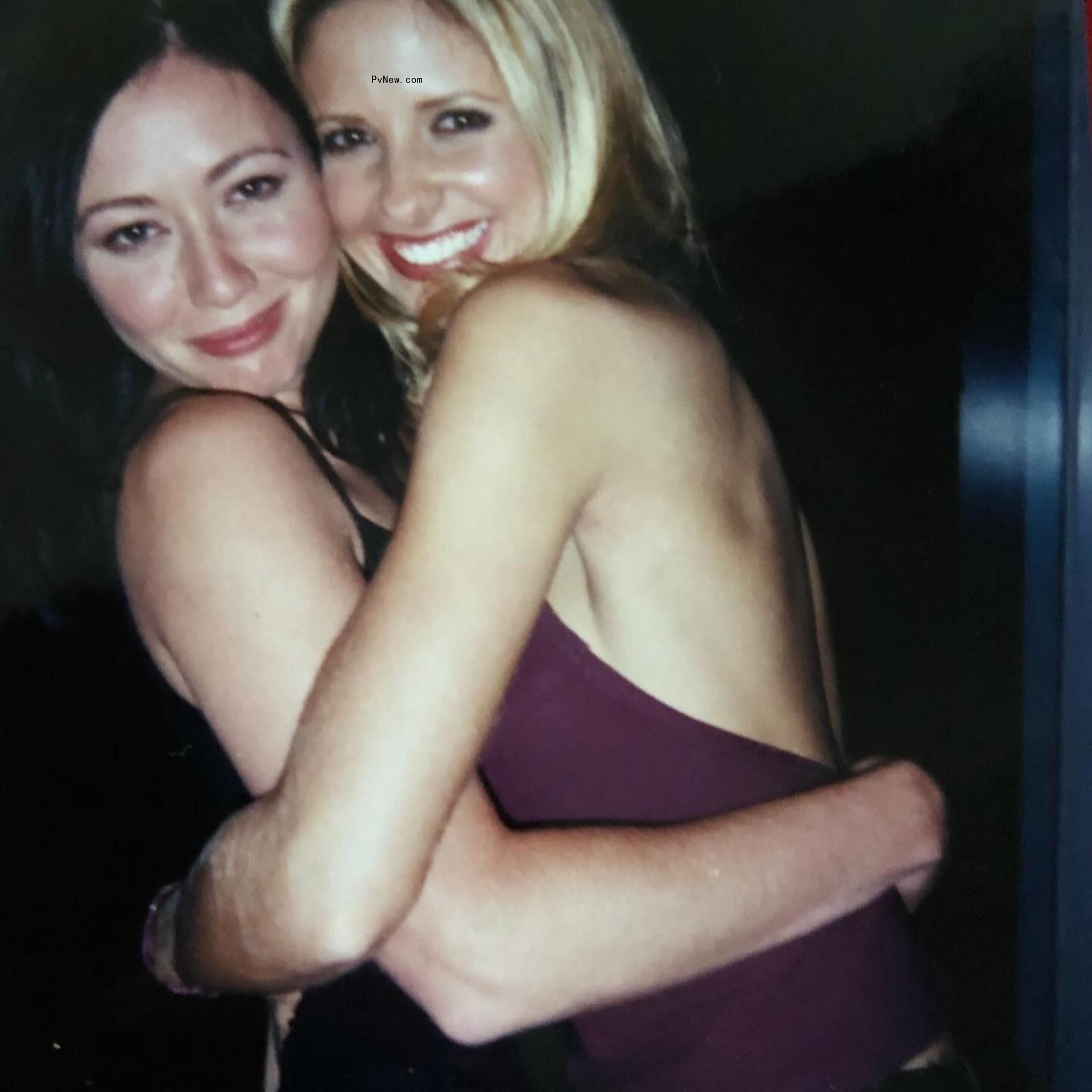 Sarah Michelle Gellar and Shannen Doherty