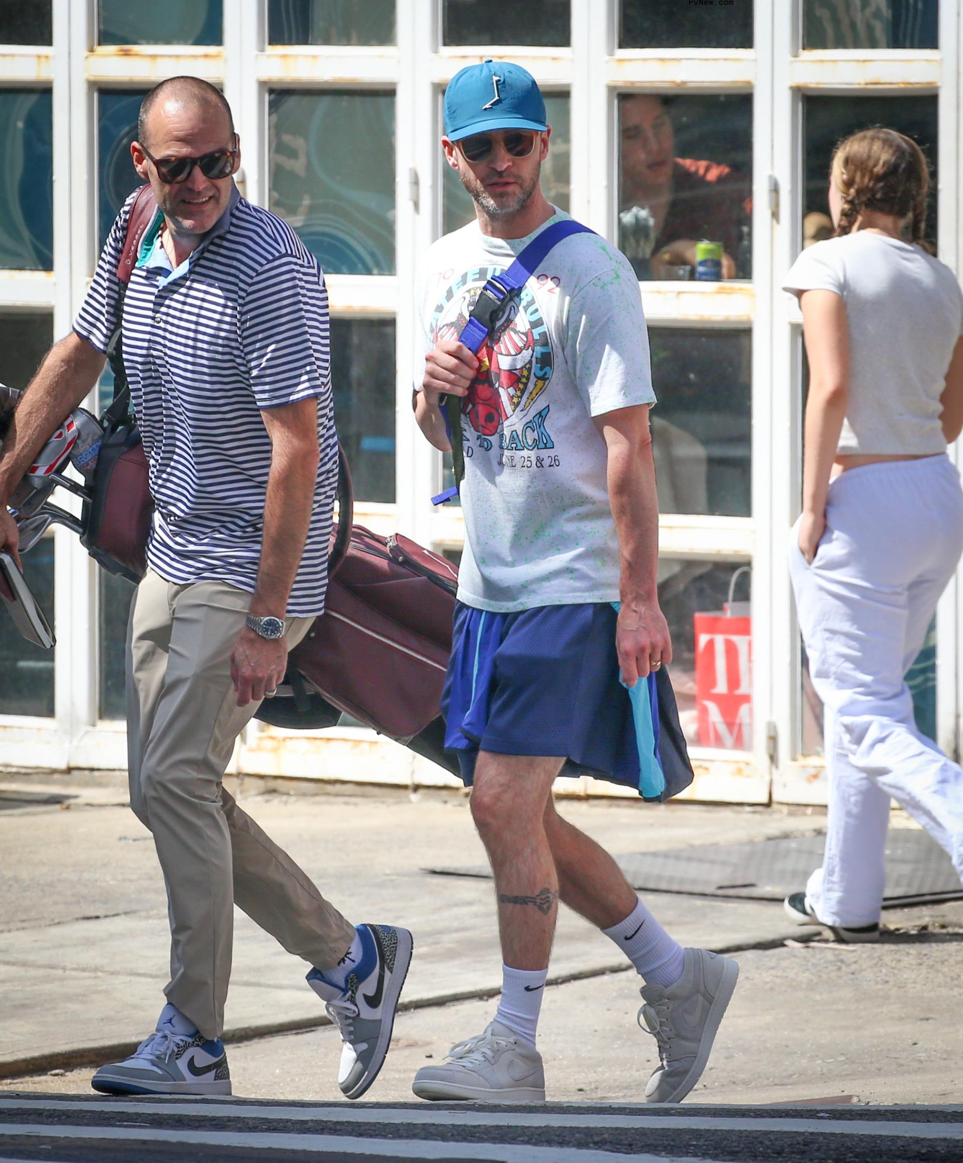 Justin Timberlake walking through NYC