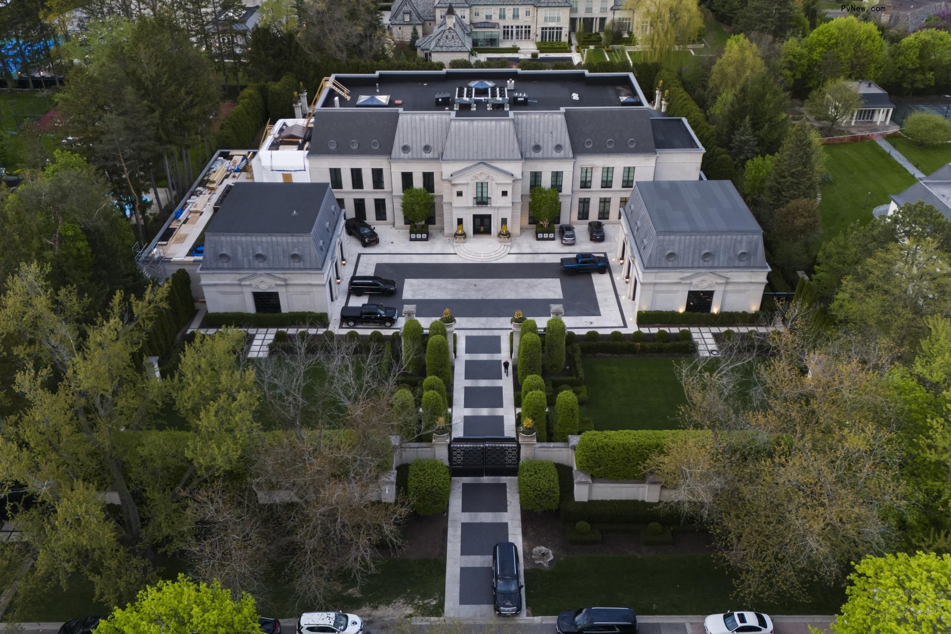 Drake's Toro<i></i>nto home