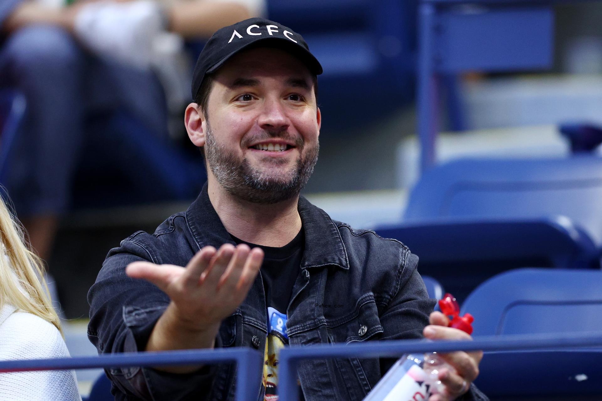 Alexis Ohanian.