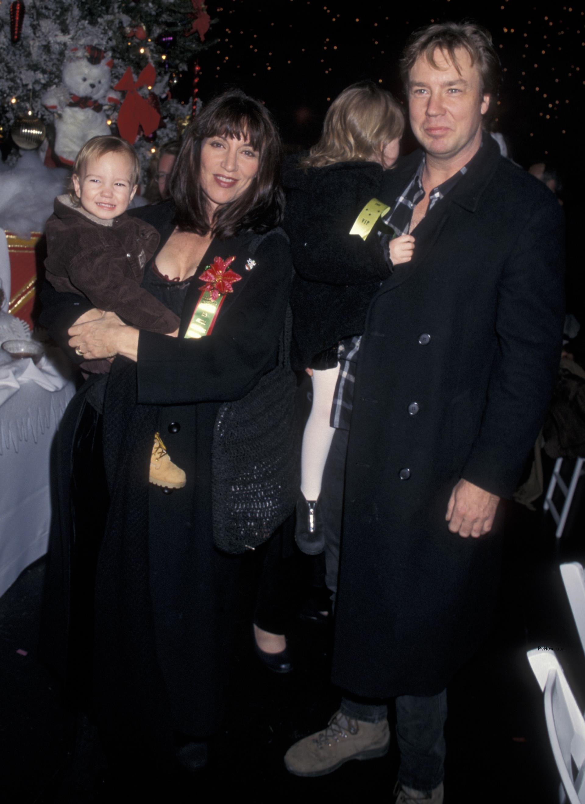 Katey Sagal, Jack Cameron White, Sarah White and Jackson White in 1997