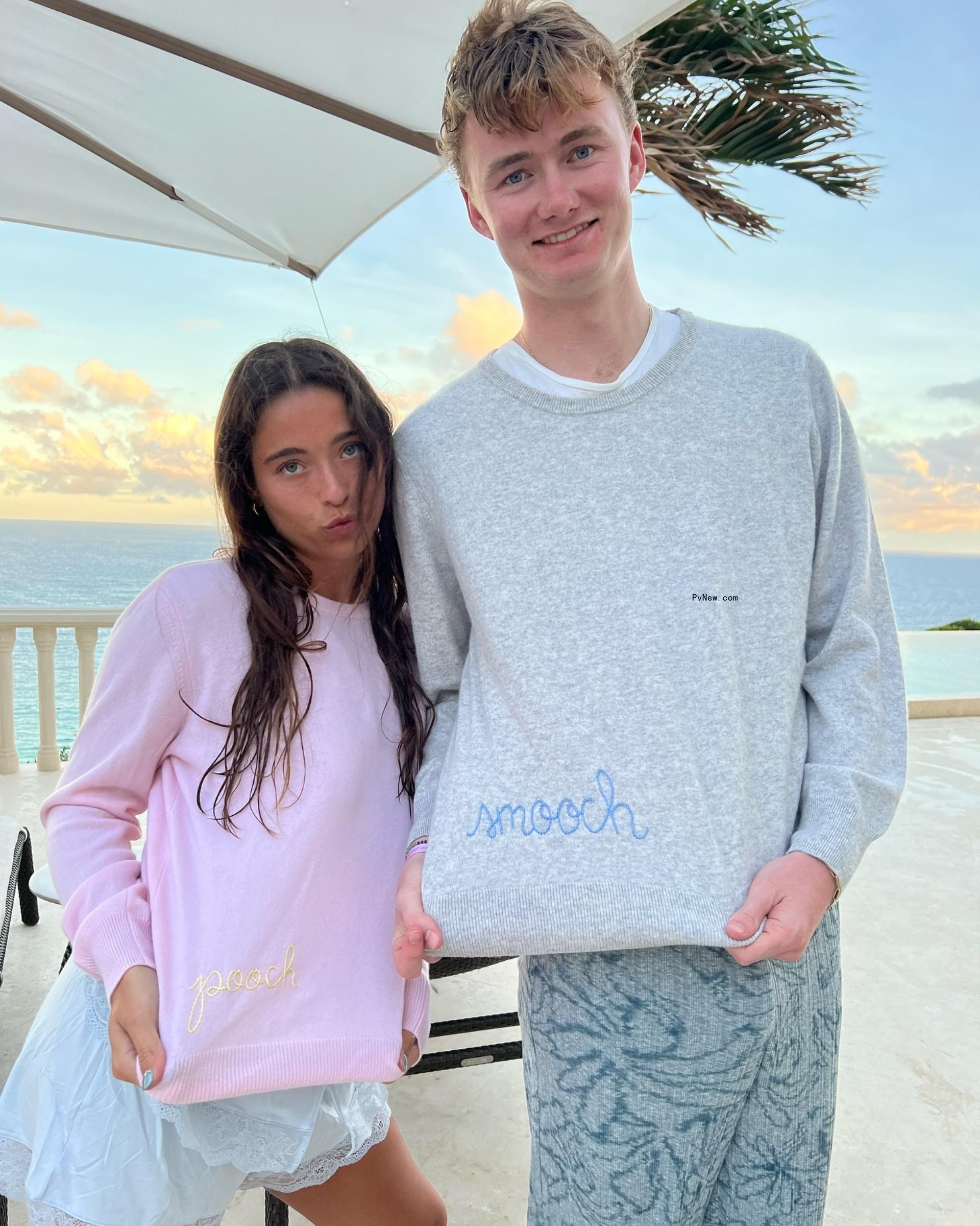 Lola Co<i></i>nsuelos posing with her boyfriend