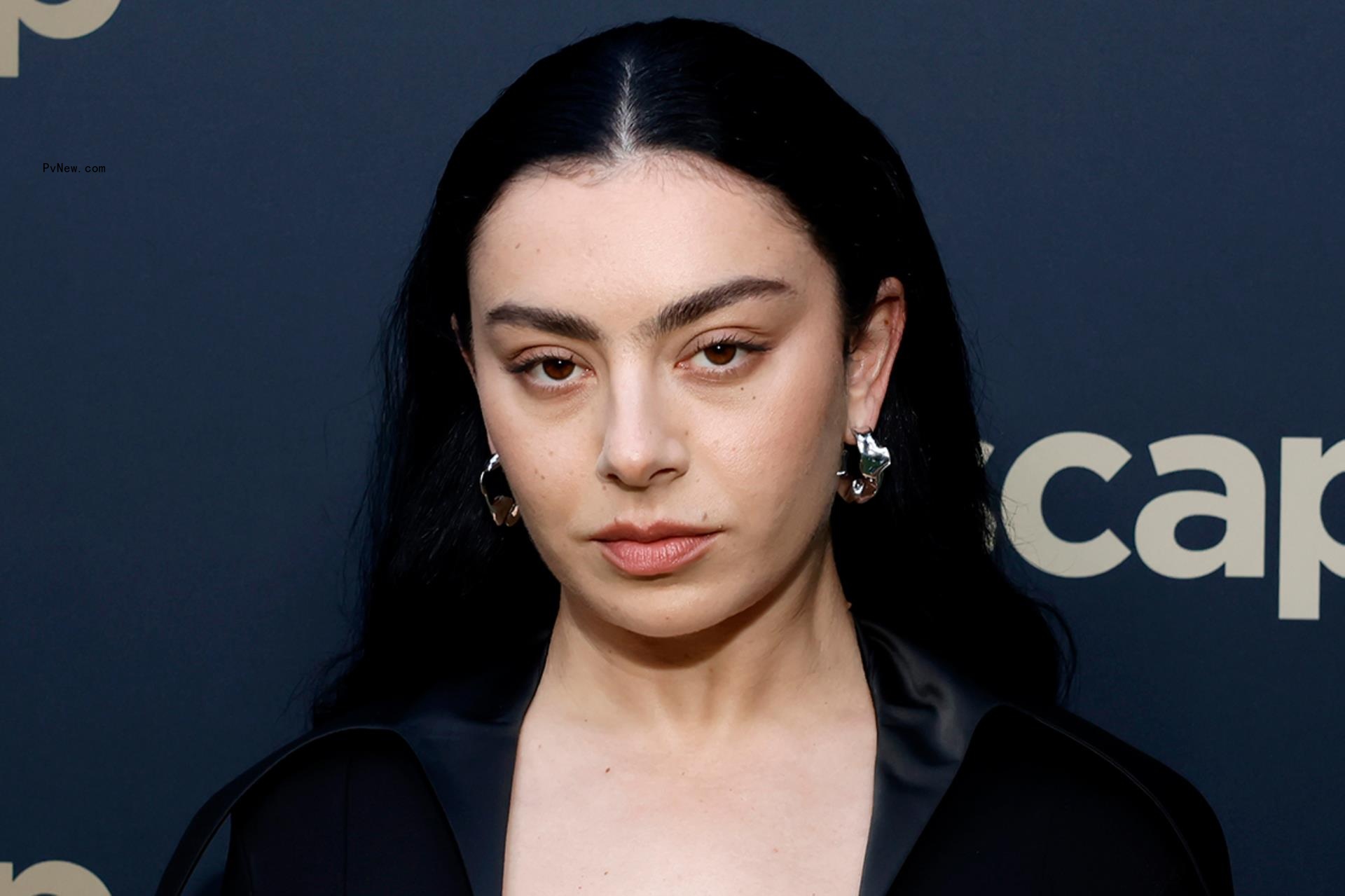 Charli XCX Brings Out Robyn and Romy to Remix ‘Dancing on My Own’ at Glasto<i></i>nbury DJ Set