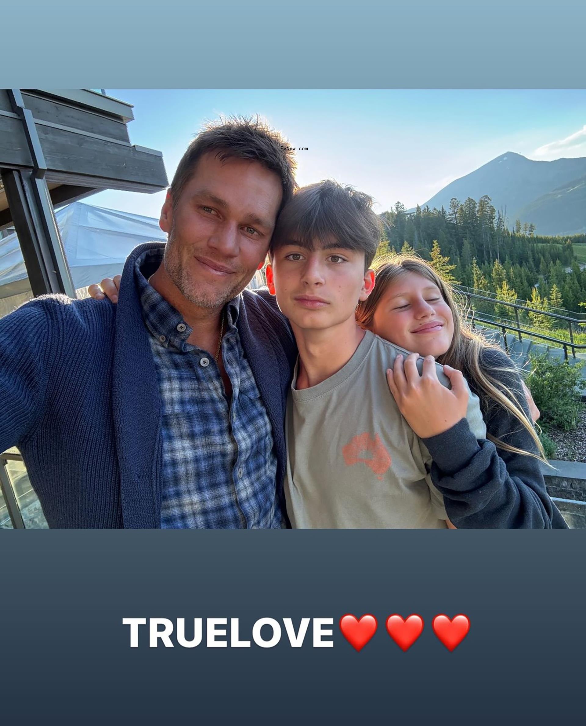 Tom Brady in a selfie with Vivian and Benjamin.