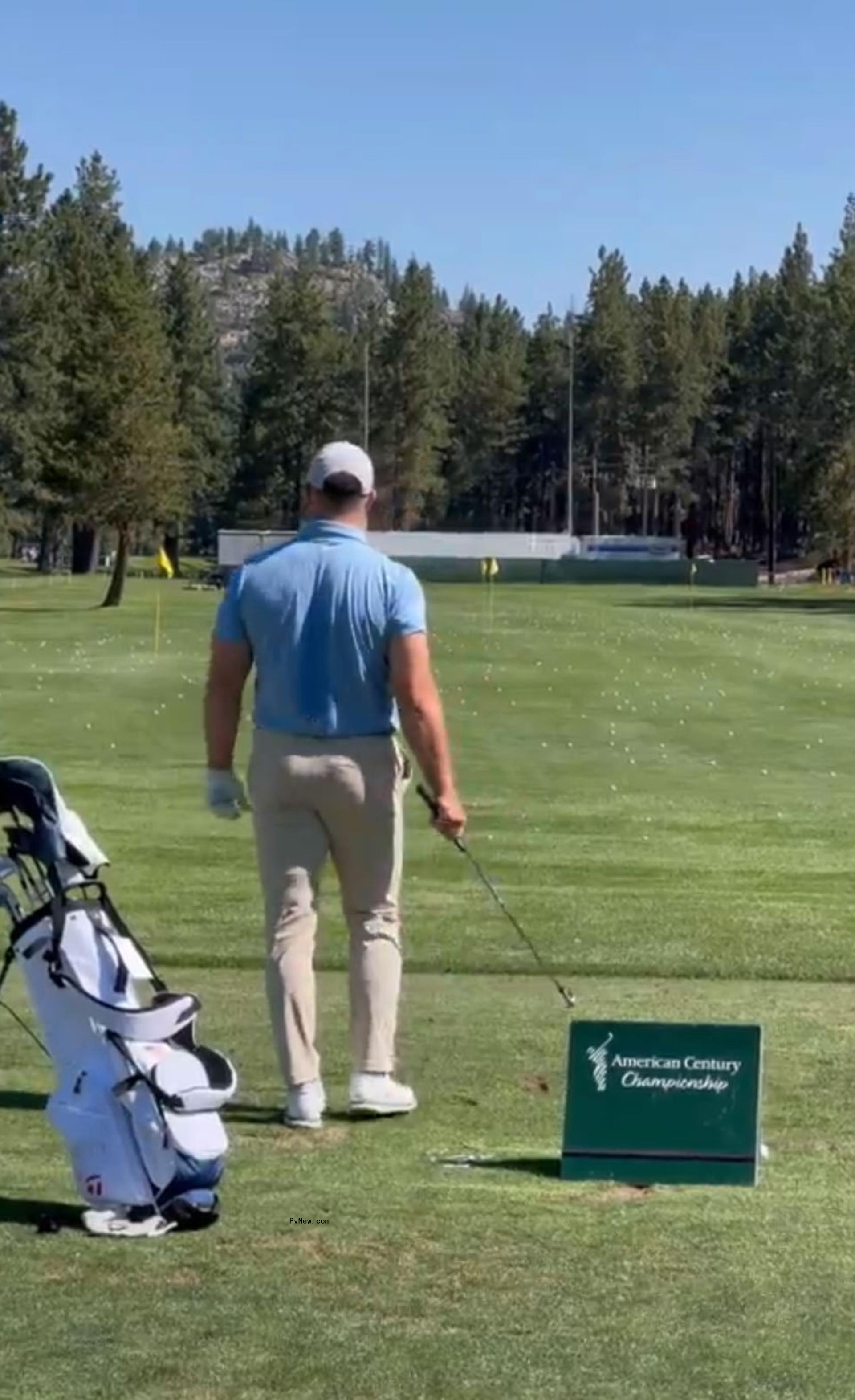 jason kelce on the golf course