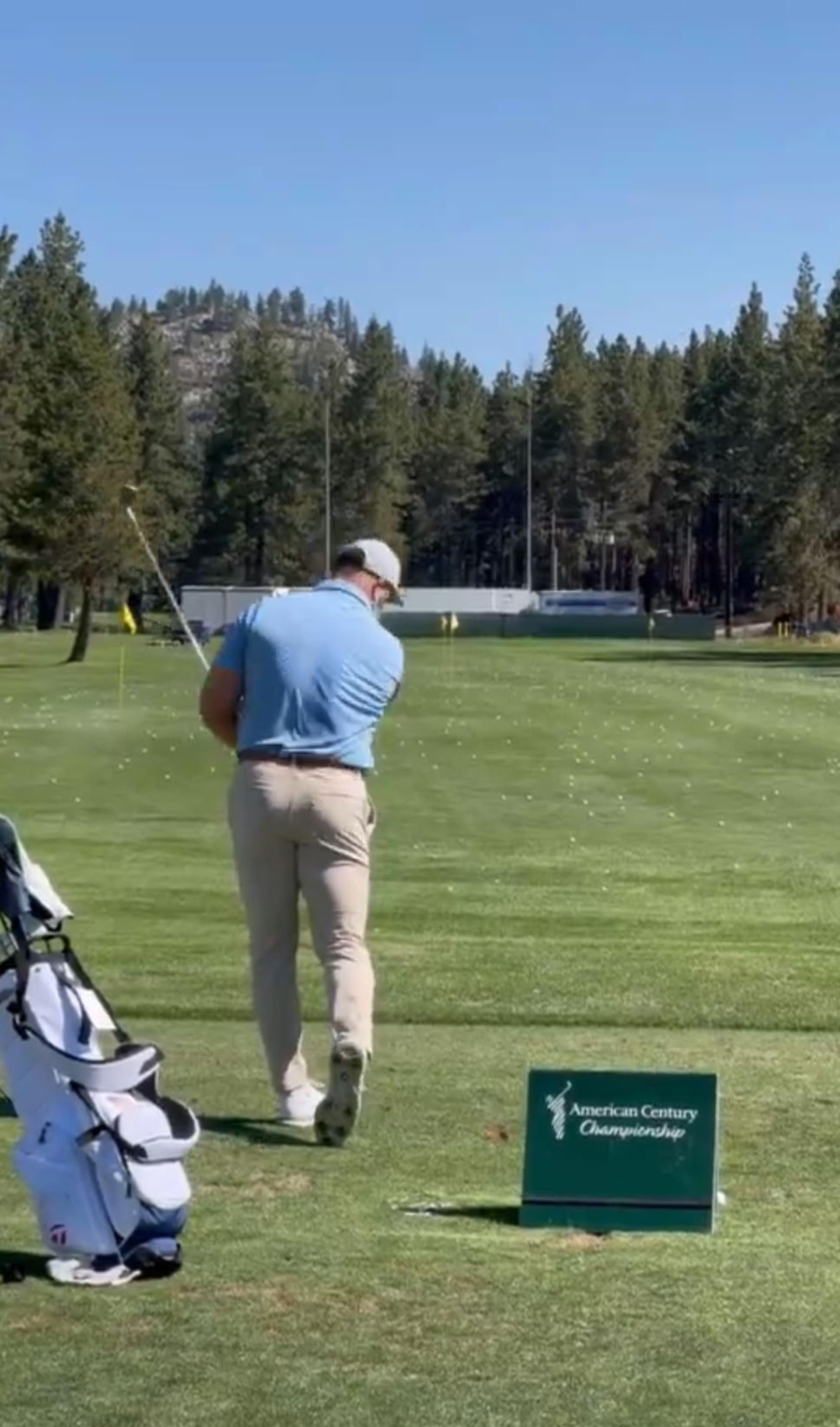 jason kelce golfing