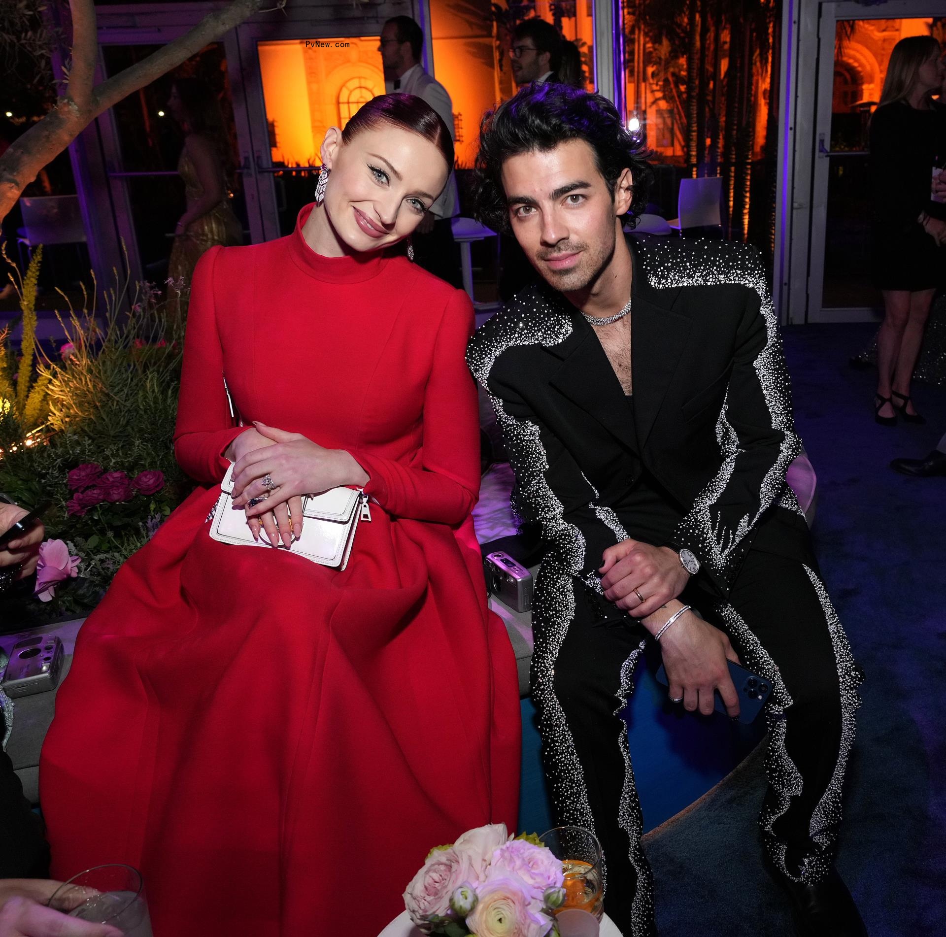 Joe Jo<i></i>nas and Sophie Turner