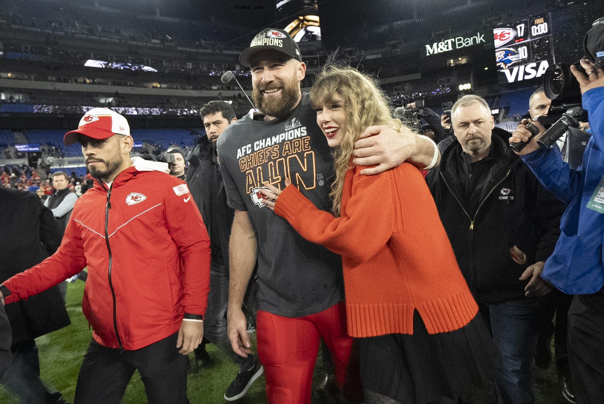 Travis Kelce and Taylor Swift PDA
