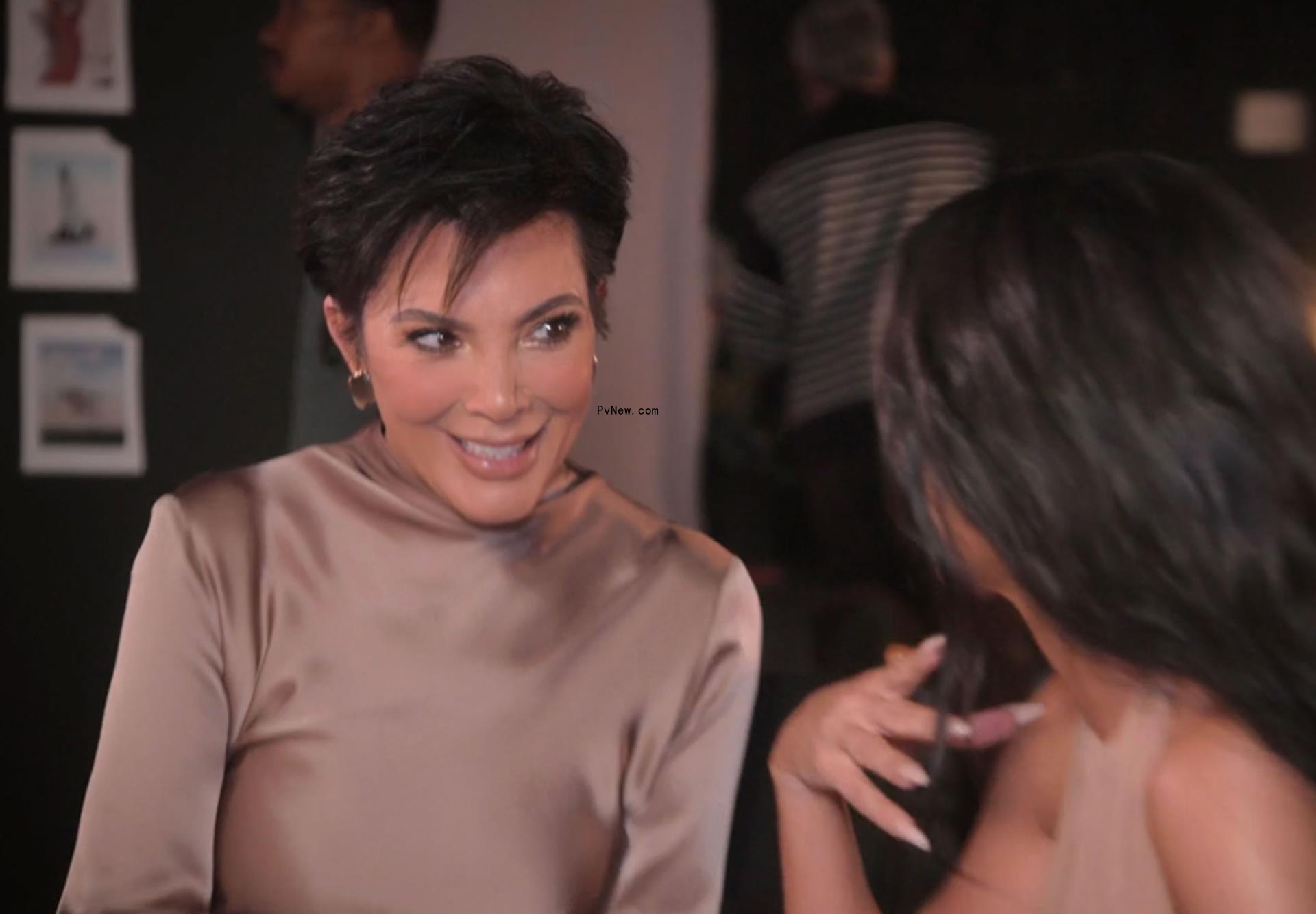 Kim Kardashian telling Kris Jenner a<i></i>bout her salmon sperm facial on