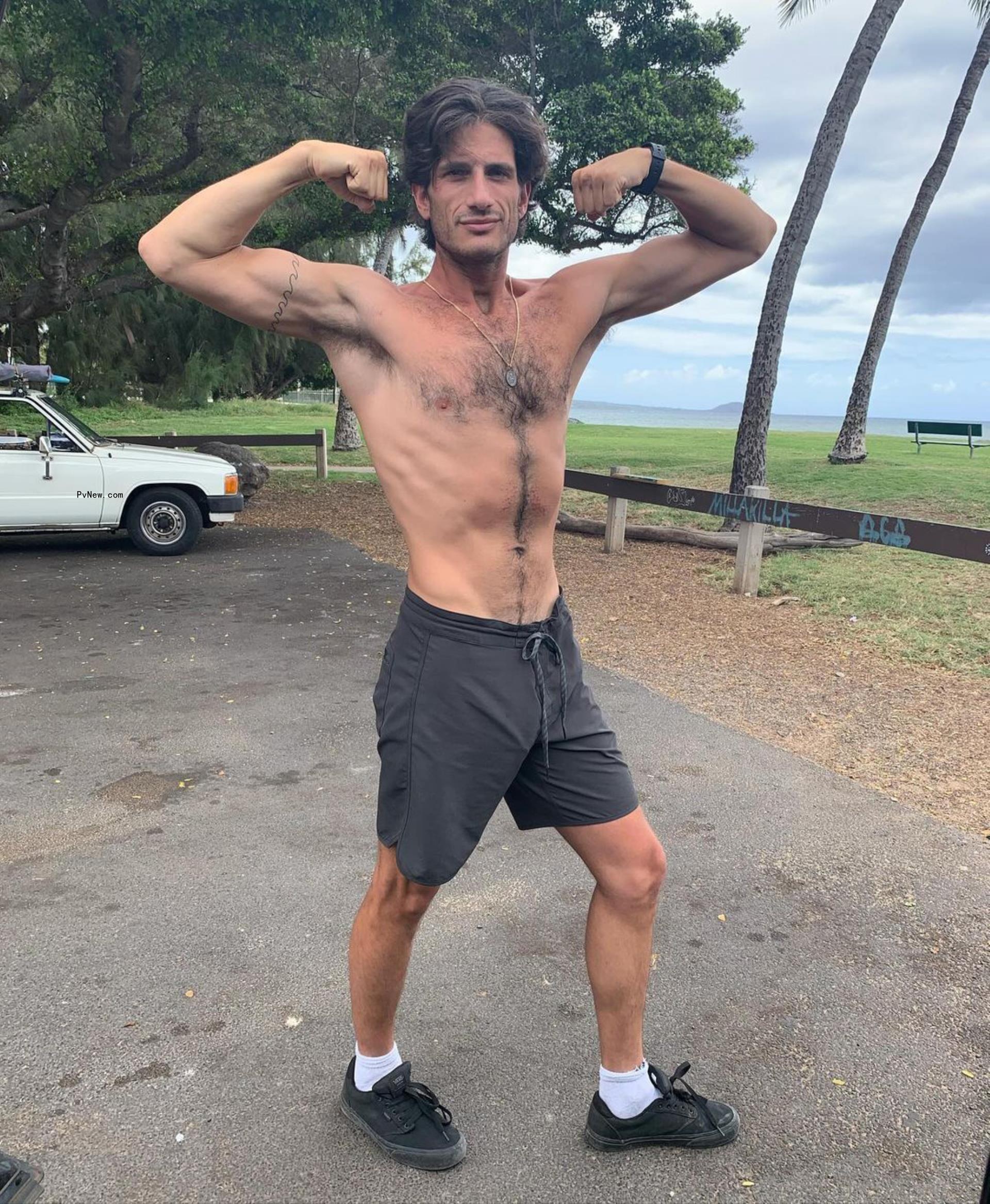 Jack Schlossberg flexing his muscles.