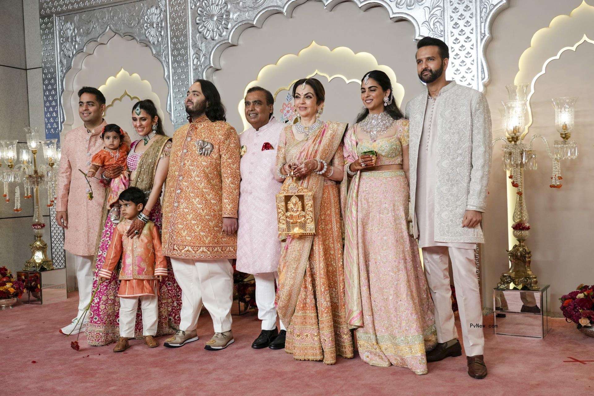 Anant Ambani poses with his family including his father, billio<i></i>naire Mukesh Ambani