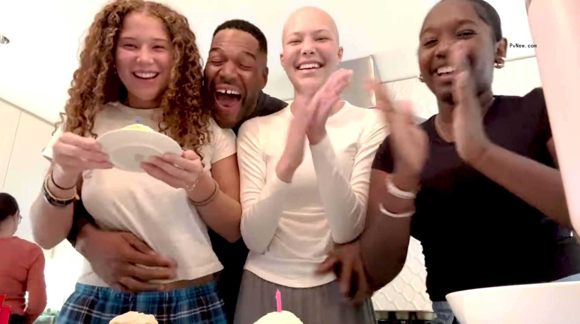 Michael Strahan, Isabella, and Sophia